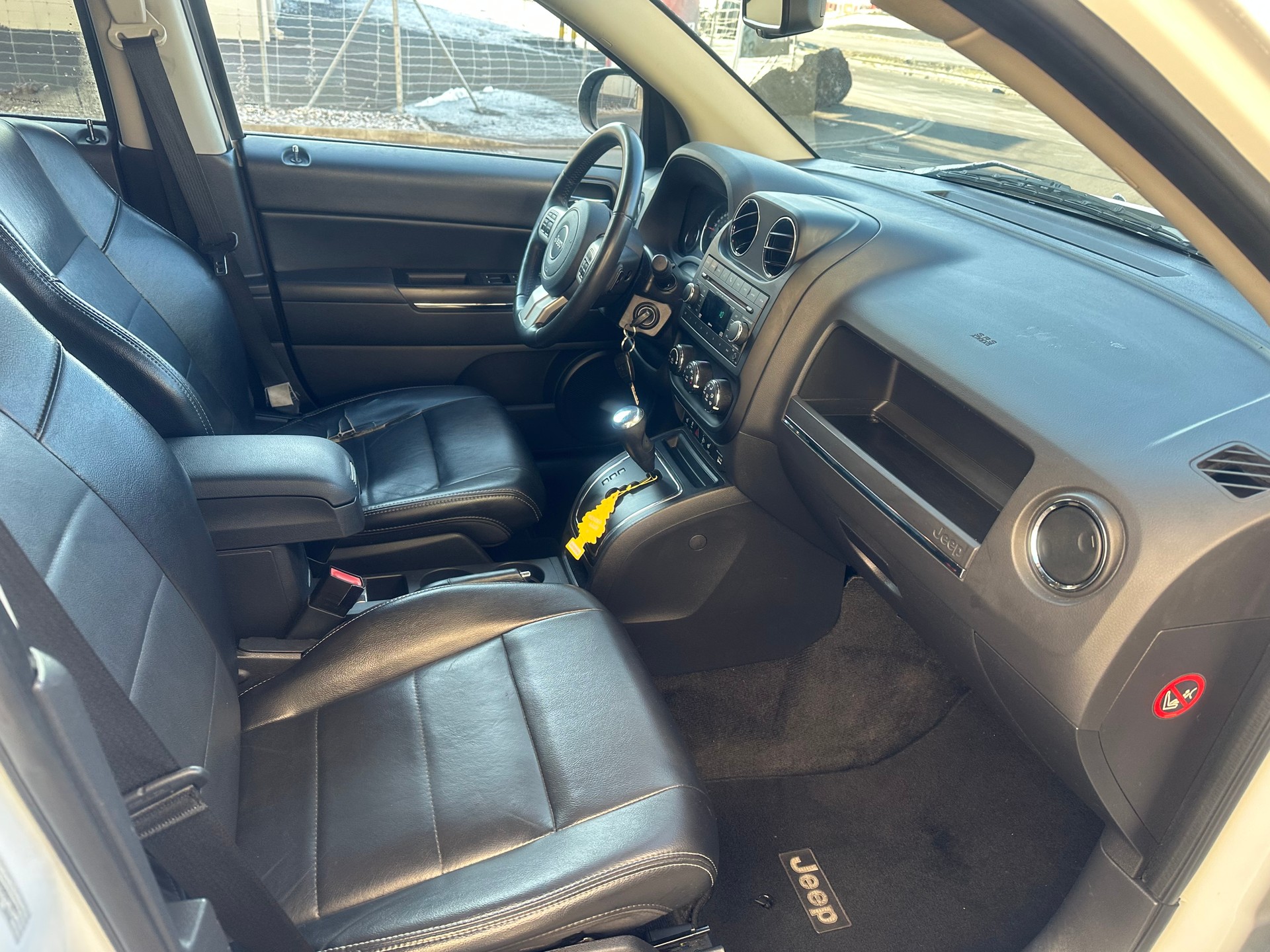 JEEP Compass 2.4 Limited CVT-image-14