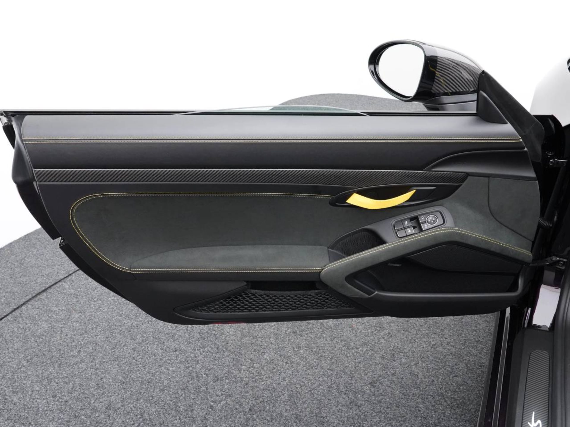 PORSCHE 718 Spyder RS-image-20