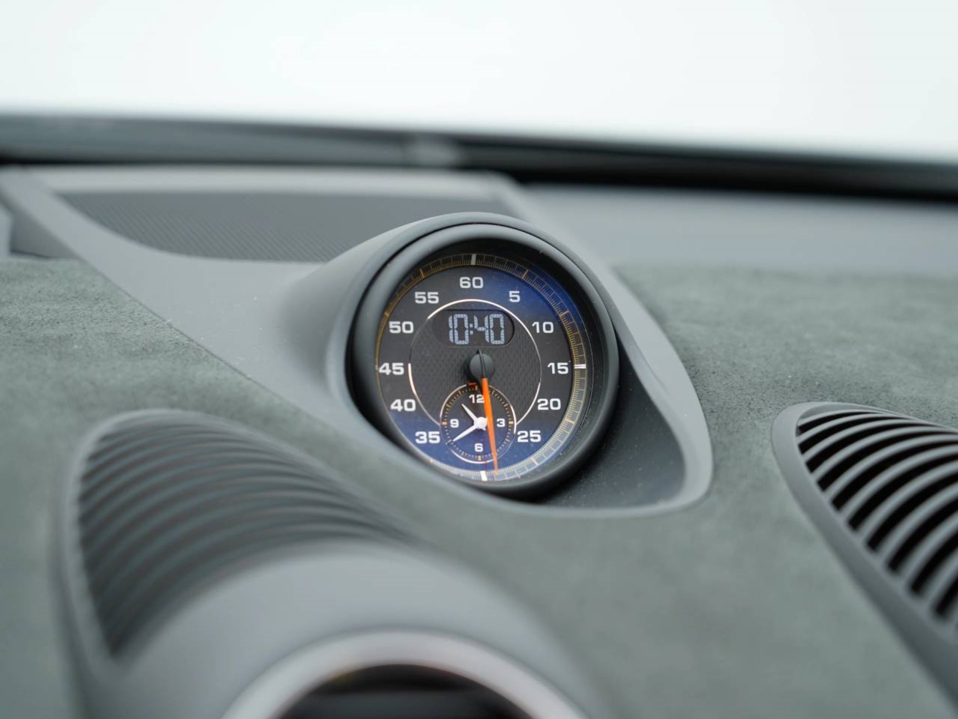 PORSCHE 718 Spyder RS-image-29