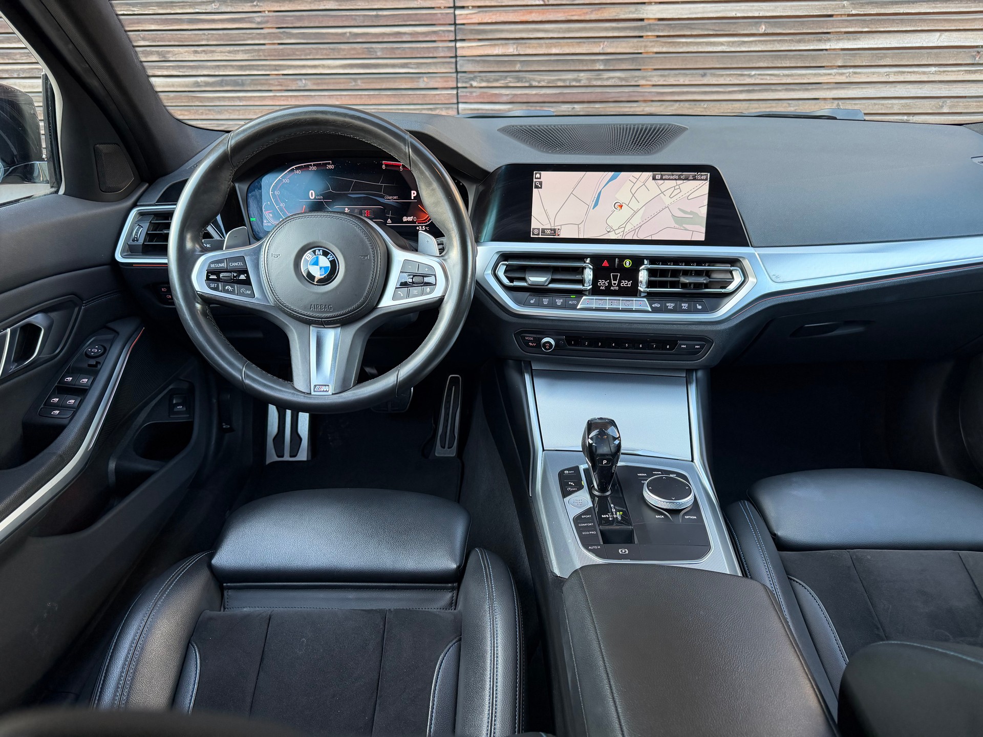 BMW 320d xDrive M Sport Steptronic-image-5