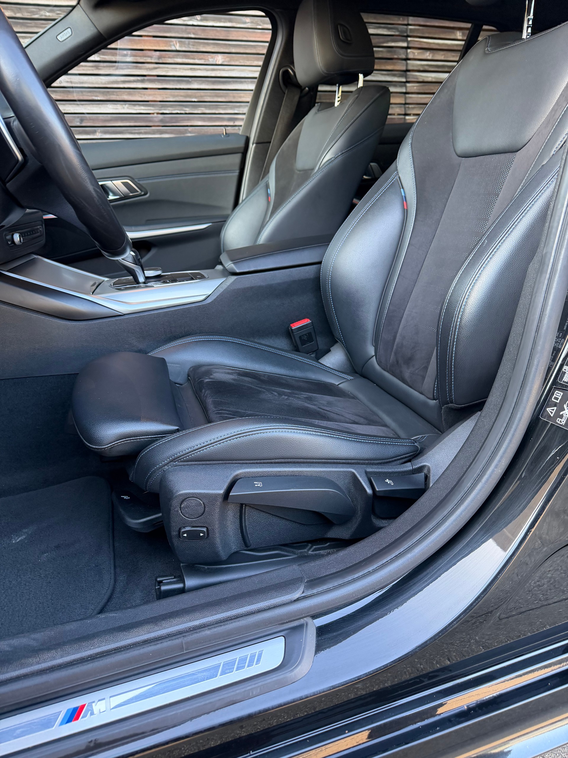 BMW 320d xDrive M Sport Steptronic-image-6