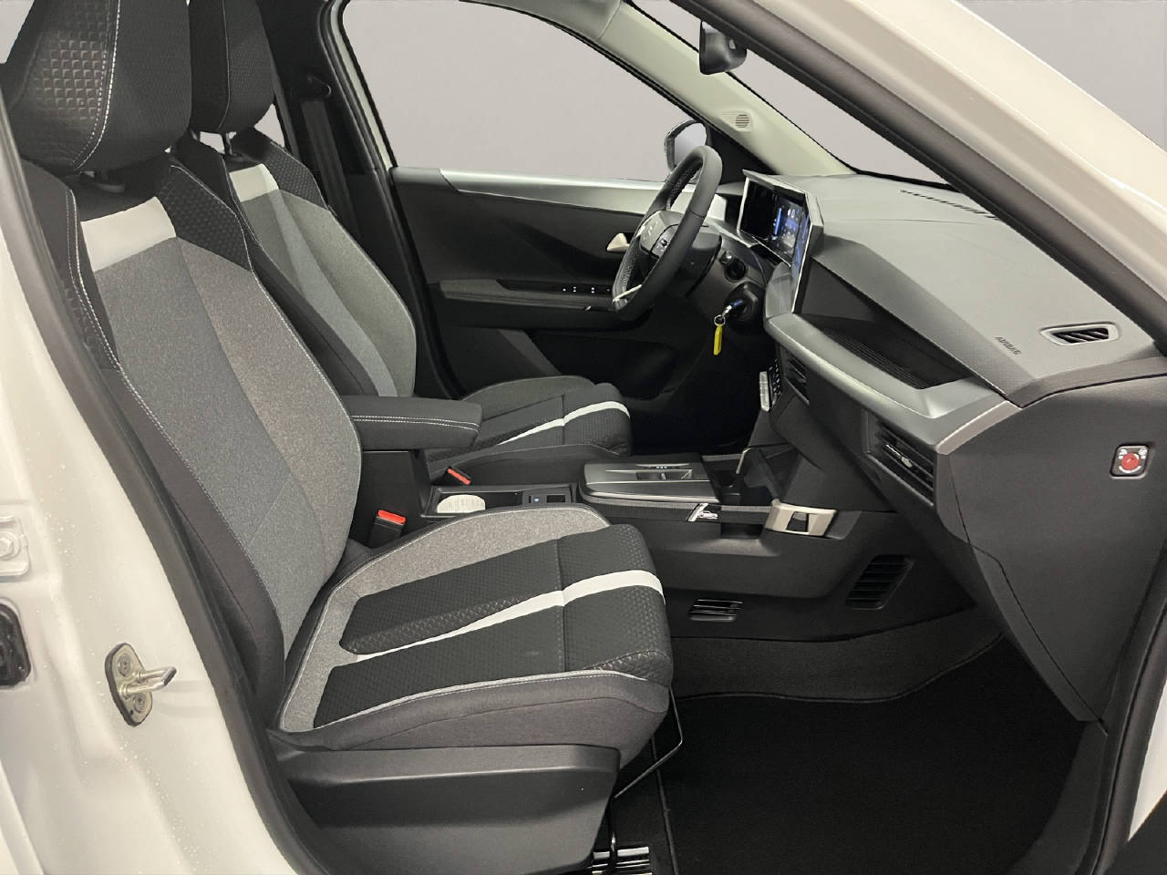OPEL Frontera 1.2 T HEV 145 GS 7-Sitzer-image-11