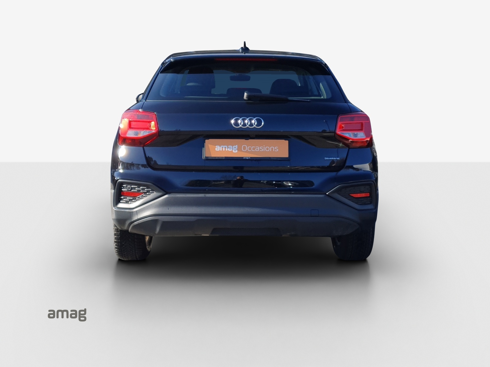 AUDI Q2 40 TFSI Attraction quattro S-tronic-showroom-element-3