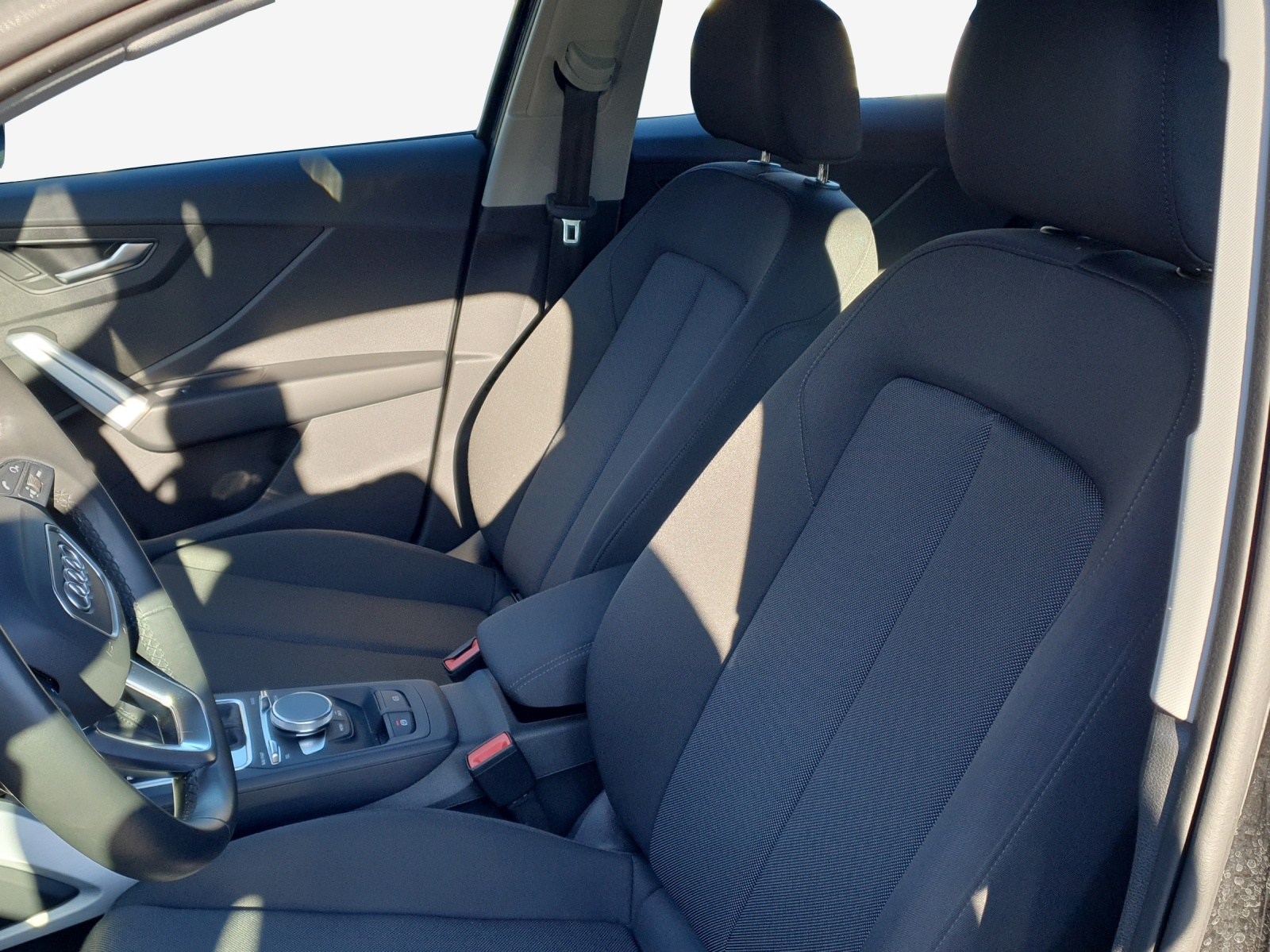 AUDI Q2 40 TFSI Attraction quattro S-tronic-image-7