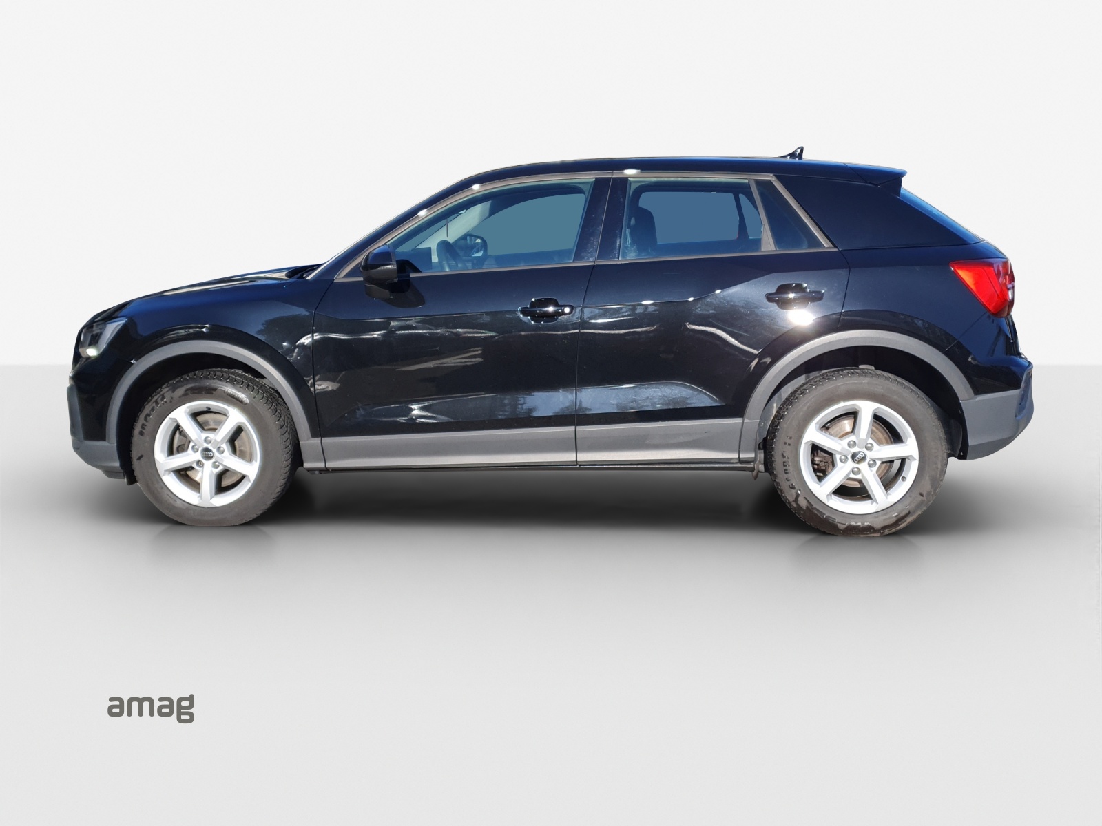AUDI Q2 40 TFSI Attraction quattro S-tronic-showroom-element-1