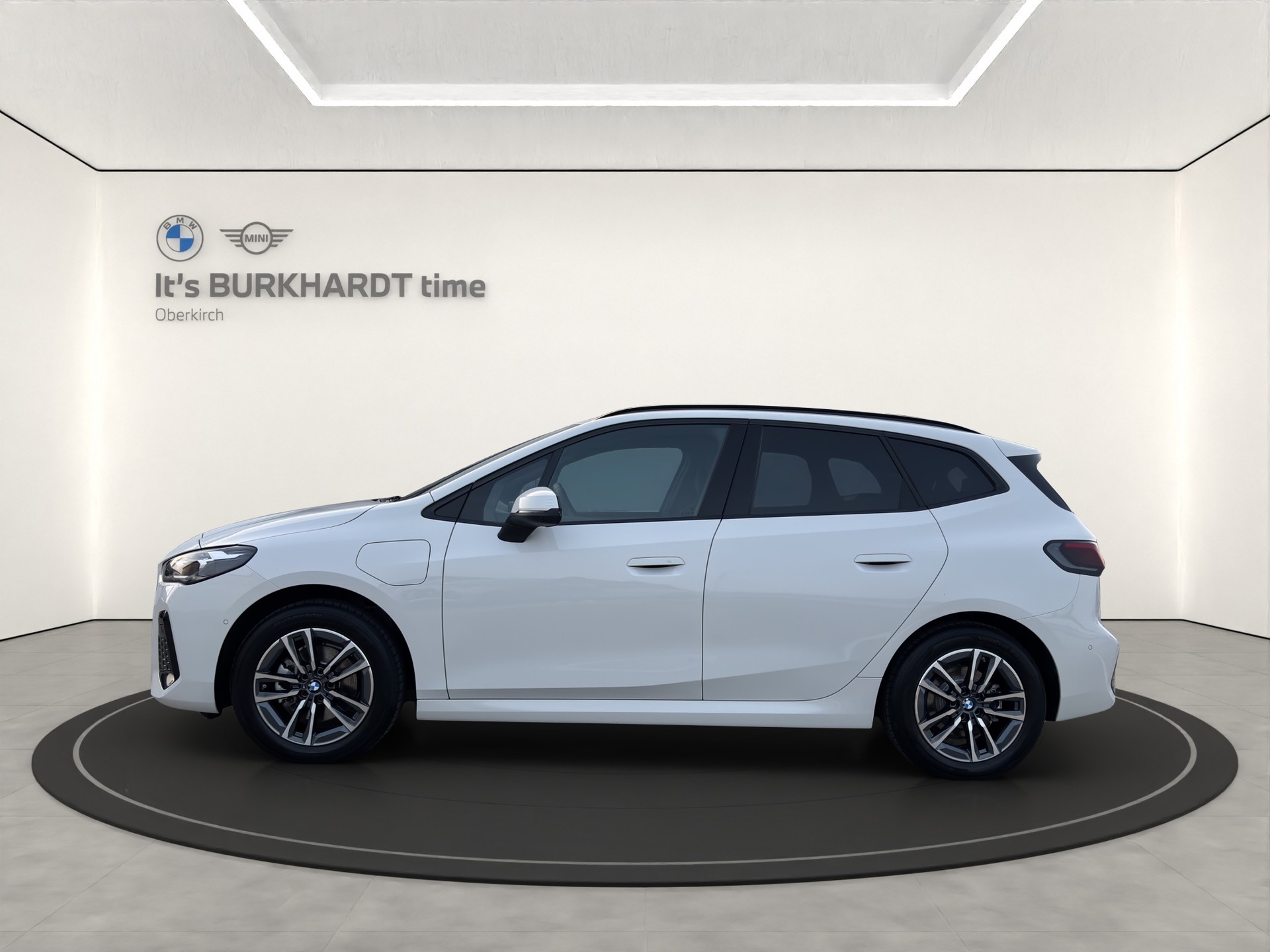 BMW 225e xDr. Act. T. M Sport-showroom-element-1