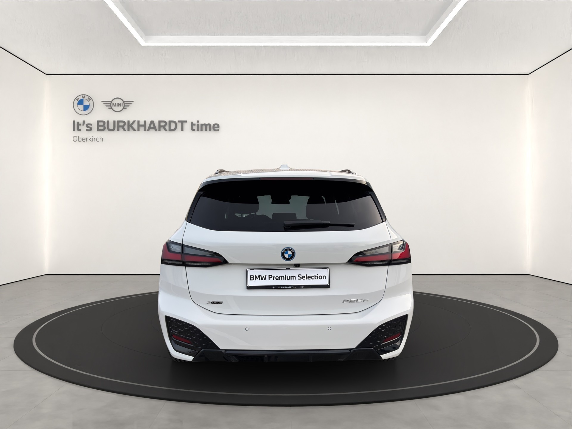 BMW 225e xDr. Act. T. M Sport-showroom-element-3