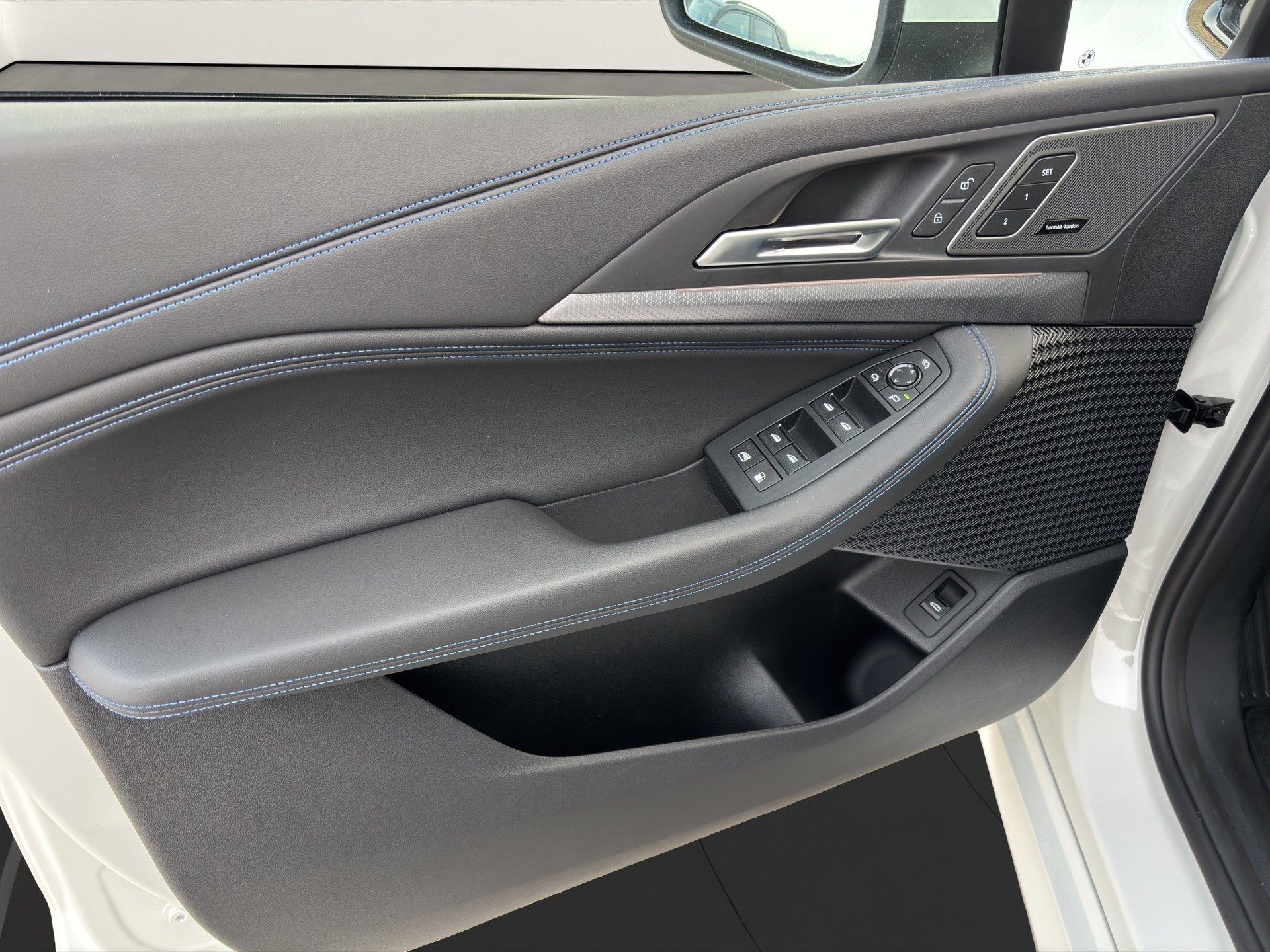 BMW 225e xDr. Act. T. M Sport-image-17