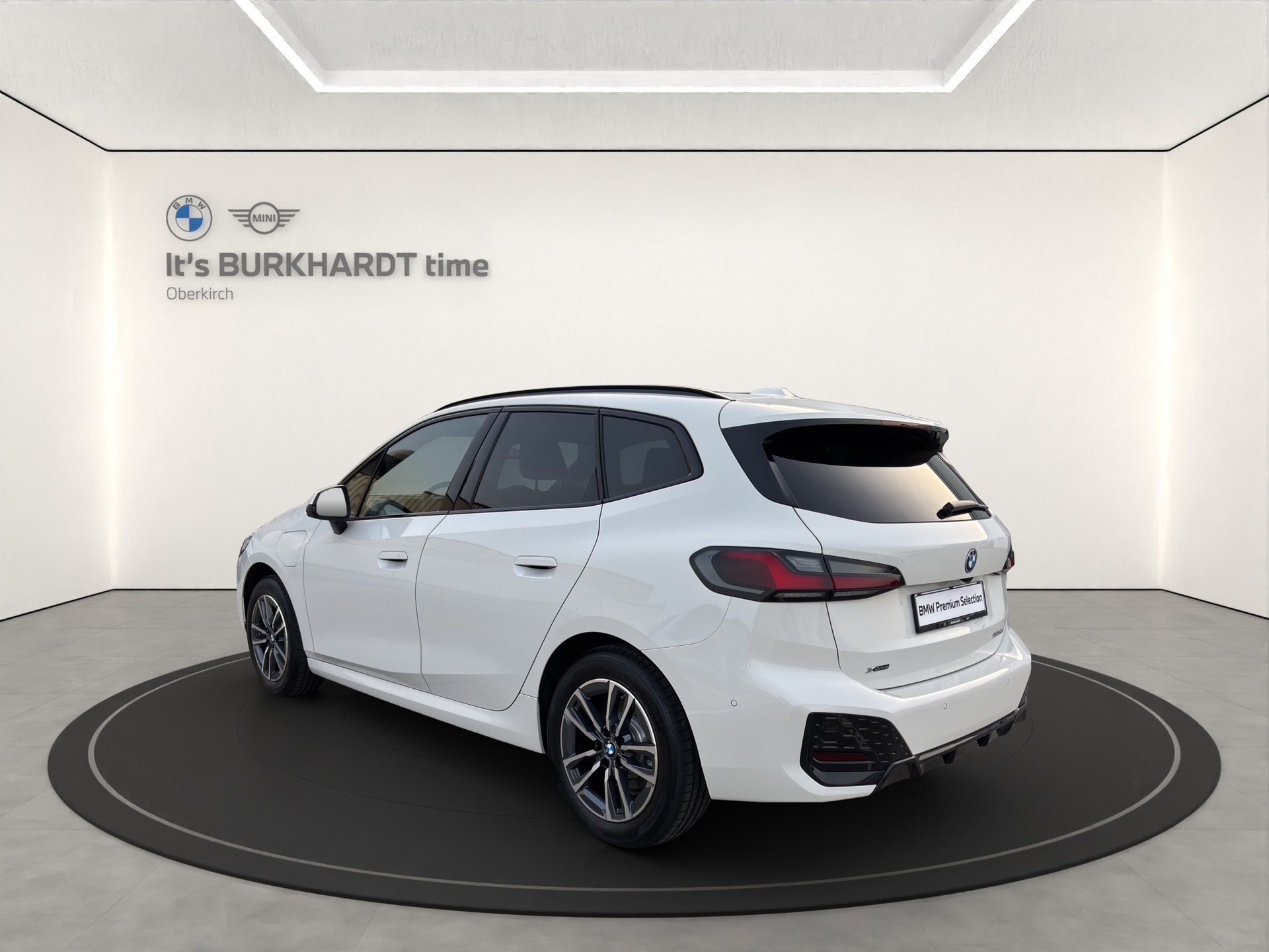 BMW 225e xDr. Act. T. M Sport-showroom-element-2