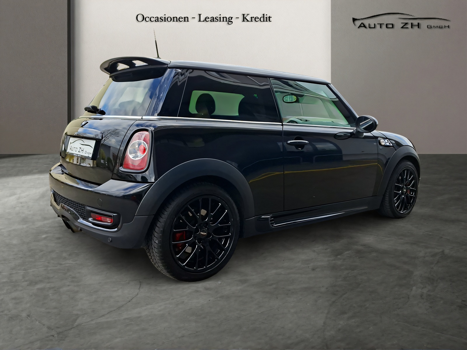 MINI Cooper John Cooper Works All Black-image-4