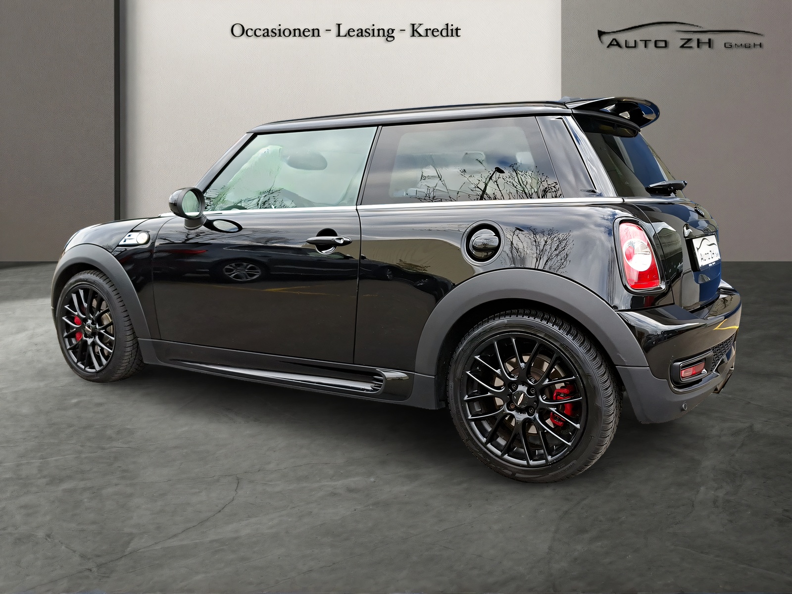 MINI Cooper John Cooper Works All Black-image-3