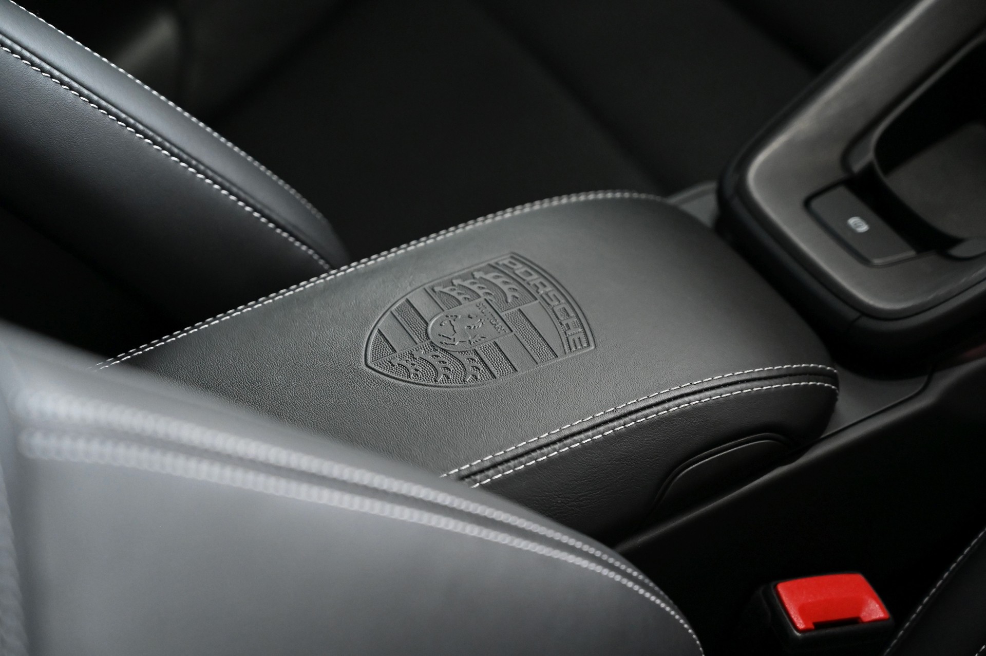 PORSCHE 911 GT3 Touring PDK-image-25