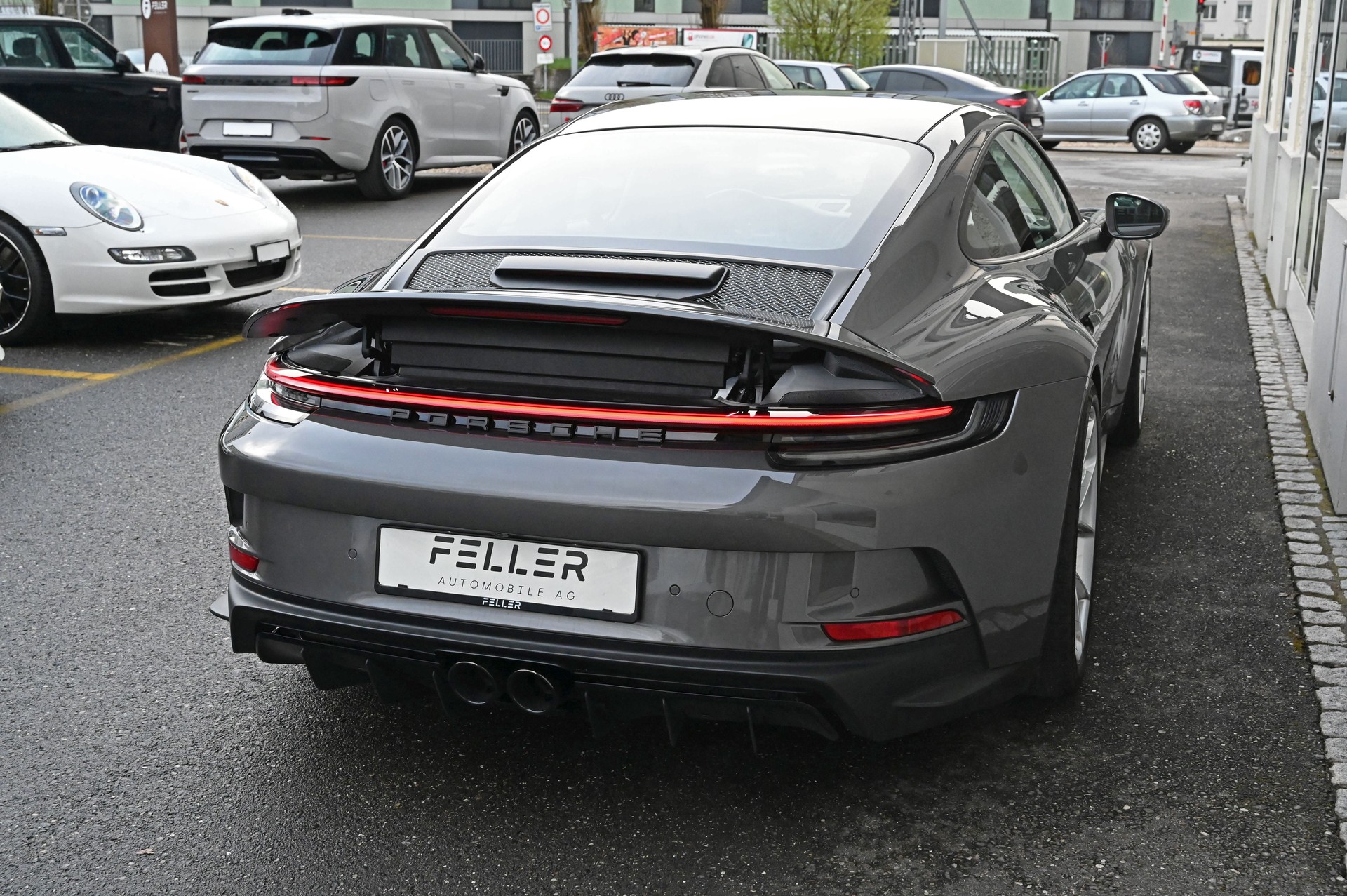 PORSCHE 911 GT3 Touring PDK-image-11