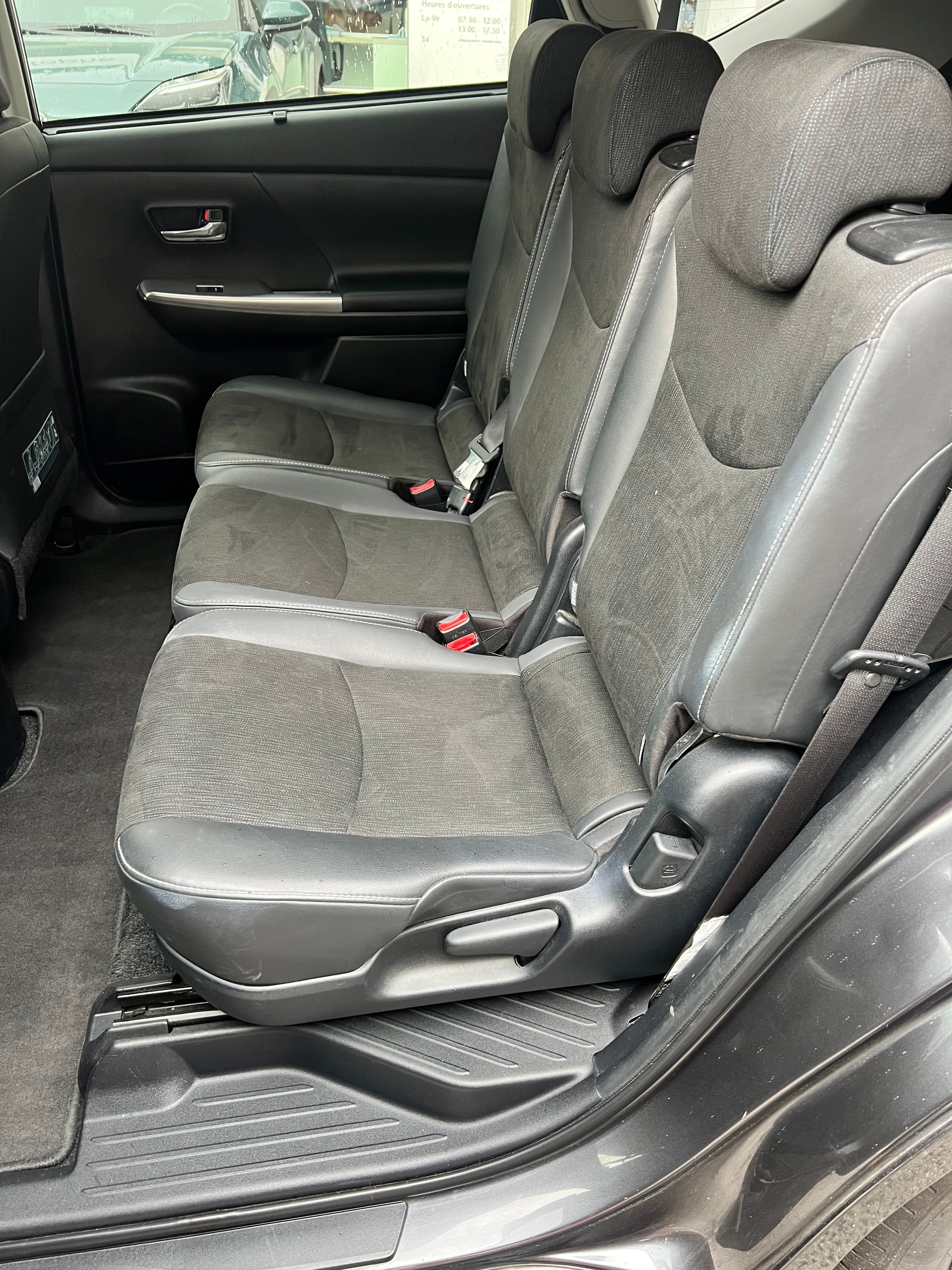 TOYOTA Prius+ 1.8 VVT-i HSD Style-image-5