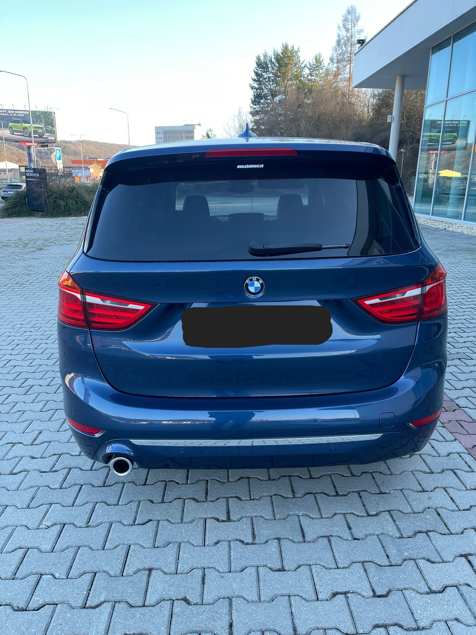 BMW 218i Gran Tourer Luxury Line-image-2