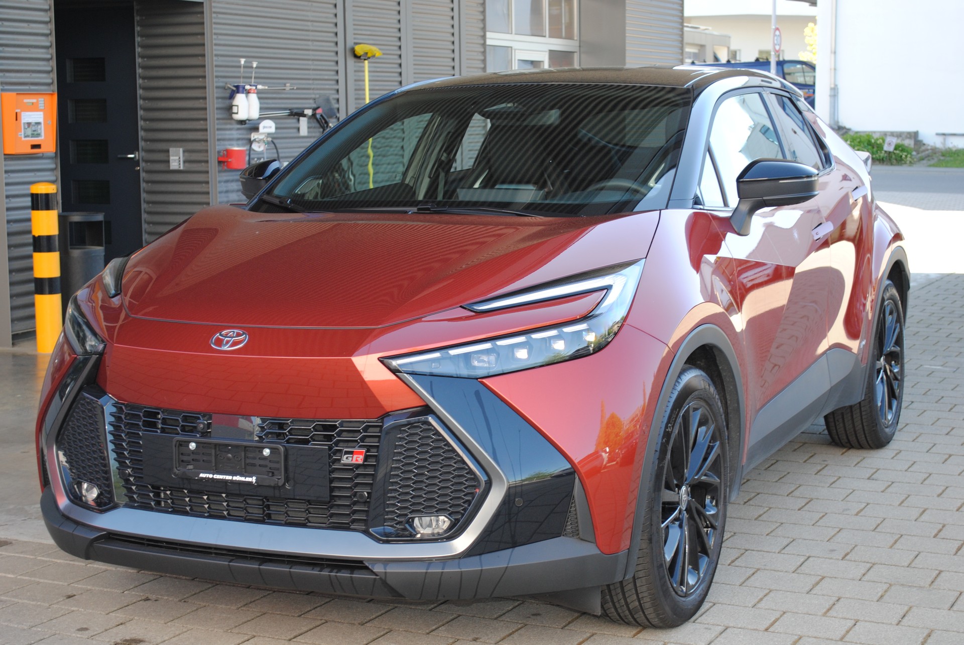 TOYOTA C-HR 2.0 HSD CVT GR Sport 4WD-showroom-element-2