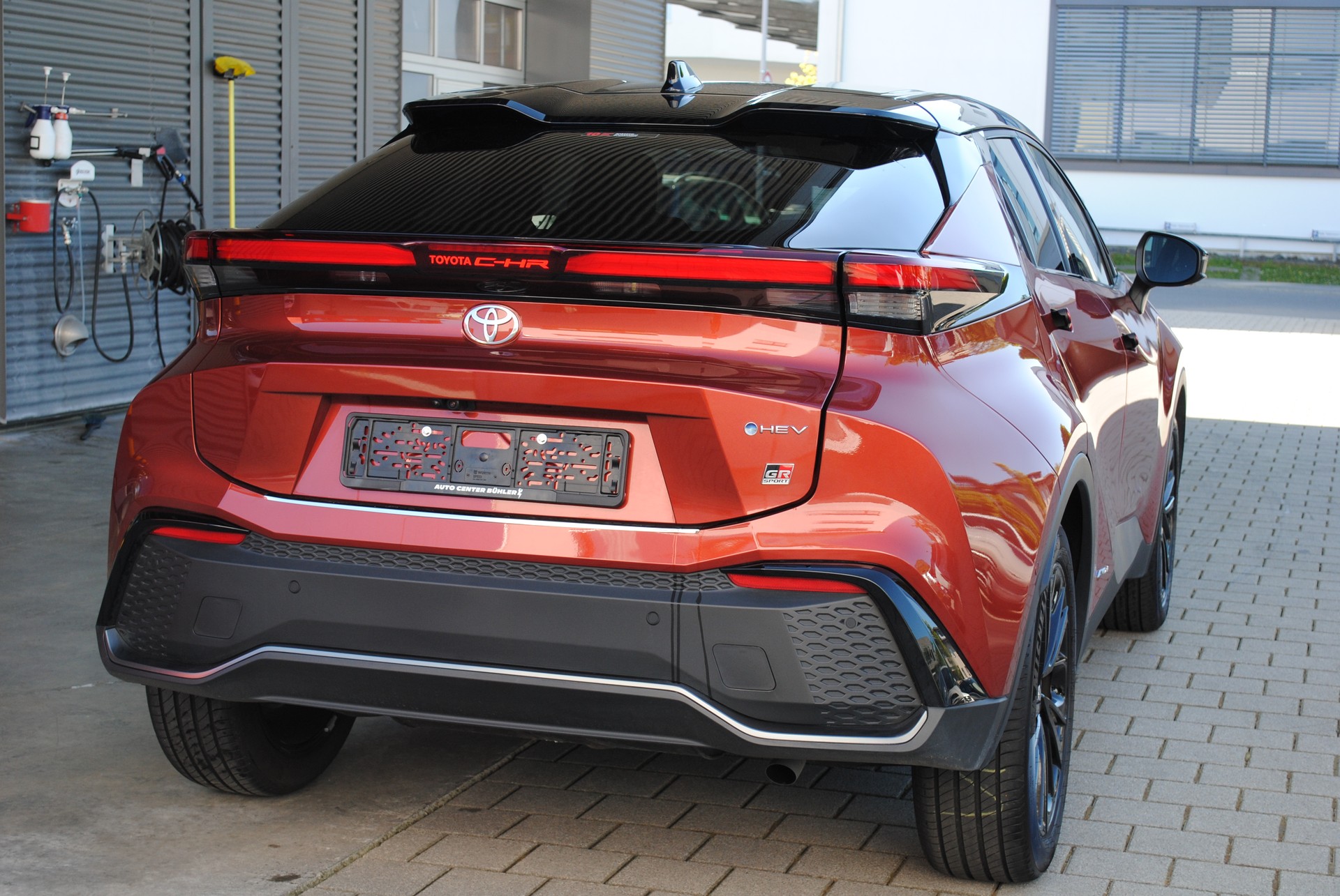 TOYOTA C-HR 2.0 HSD CVT GR Sport 4WD-image-5