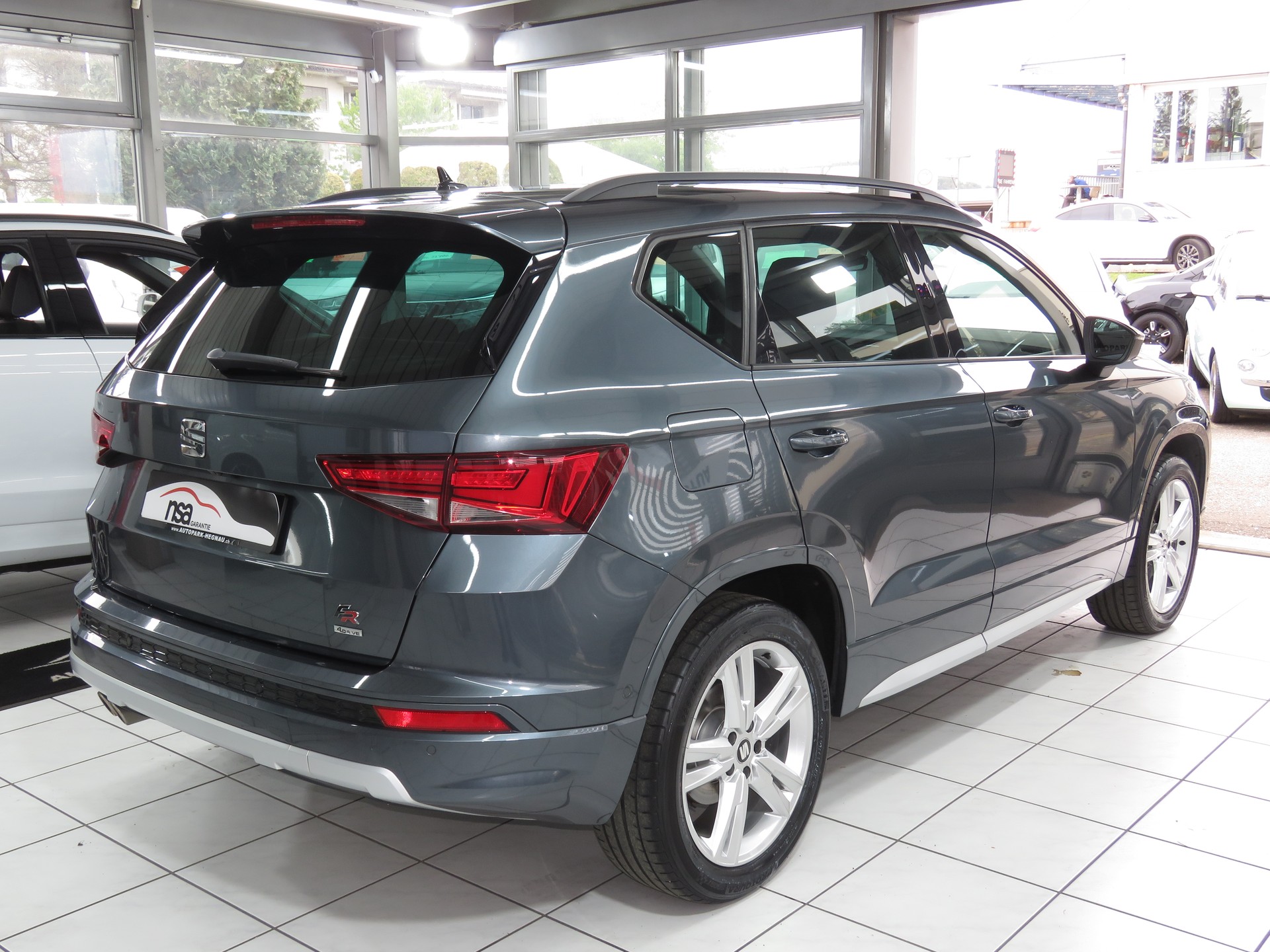 SEAT Ateca 2.0 TSI FR 4-Drive DSG (Automat)-showroom-element-3