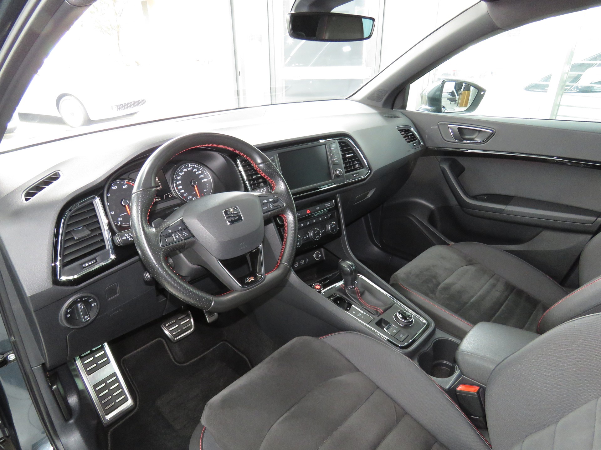 SEAT Ateca 2.0 TSI FR 4-Drive DSG (Automat)-image-6