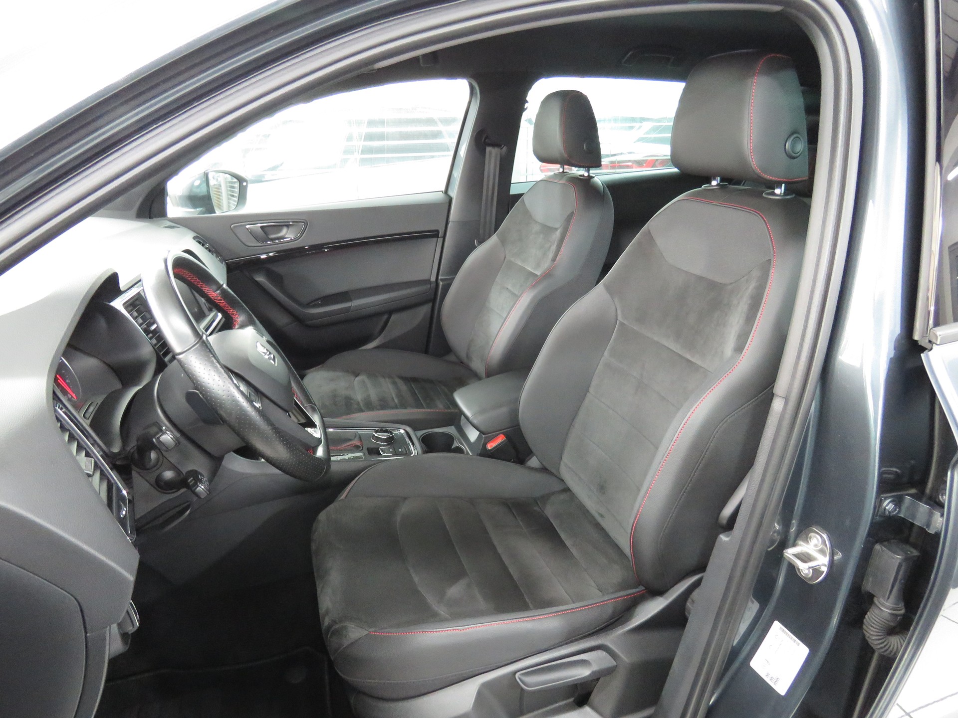 SEAT Ateca 2.0 TSI FR 4-Drive DSG (Automat)-image-7