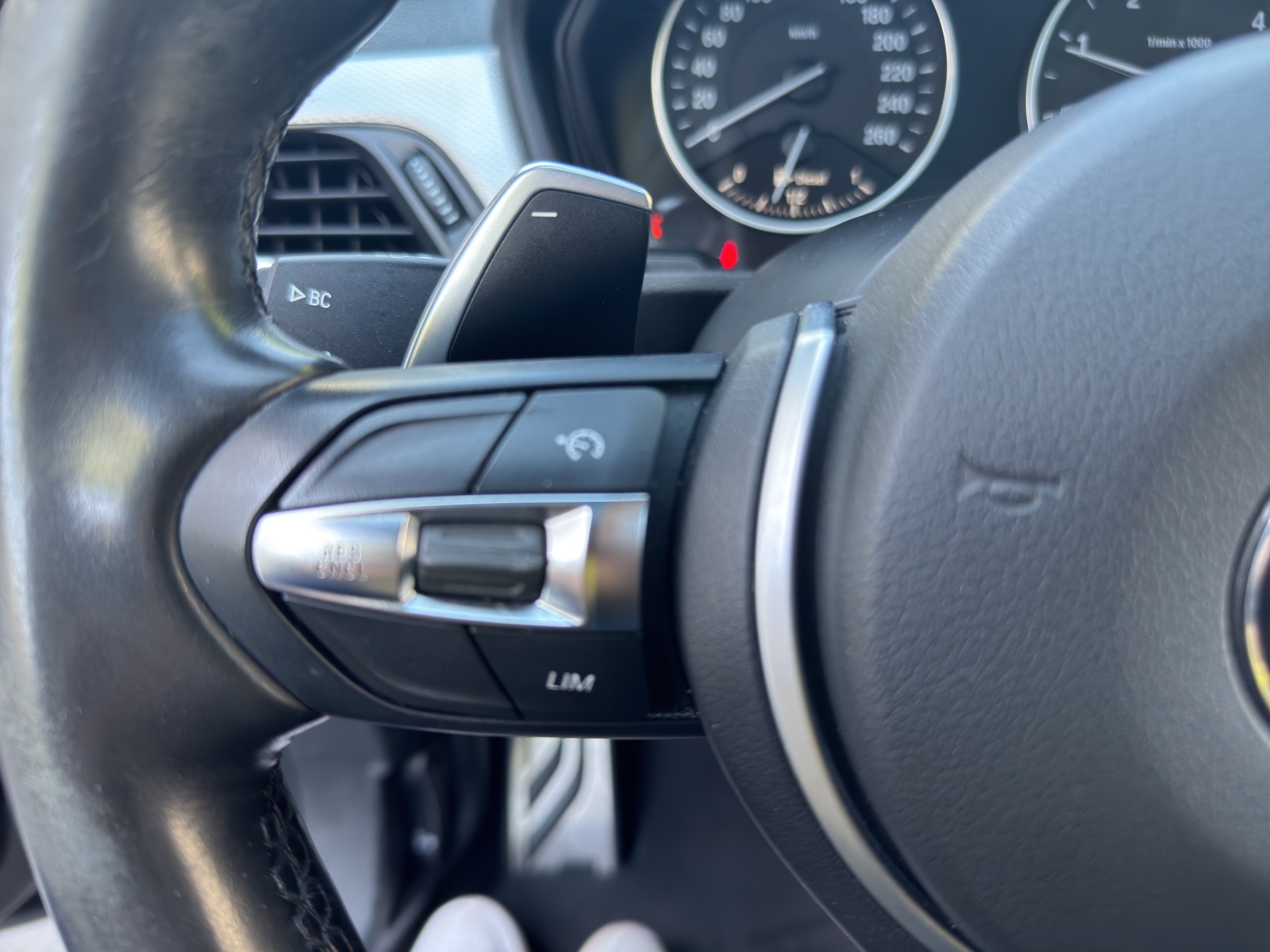 BMW X1 xDrive 25d M Sport Steptronic-image-19