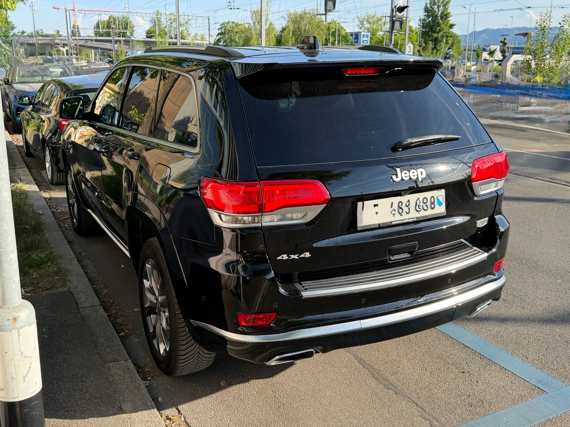 JEEP Grand Cherokee 3.0 CRD Summit Automatic-showroom-element-2