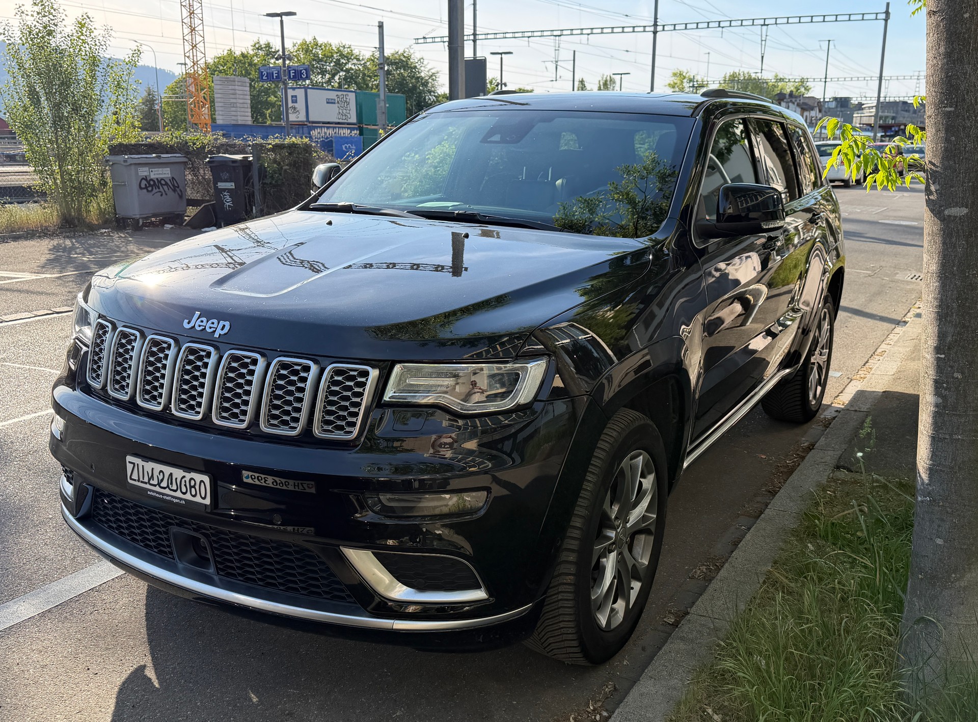 JEEP Grand Cherokee 3.0 CRD Summit Automatic-showroom-element-3