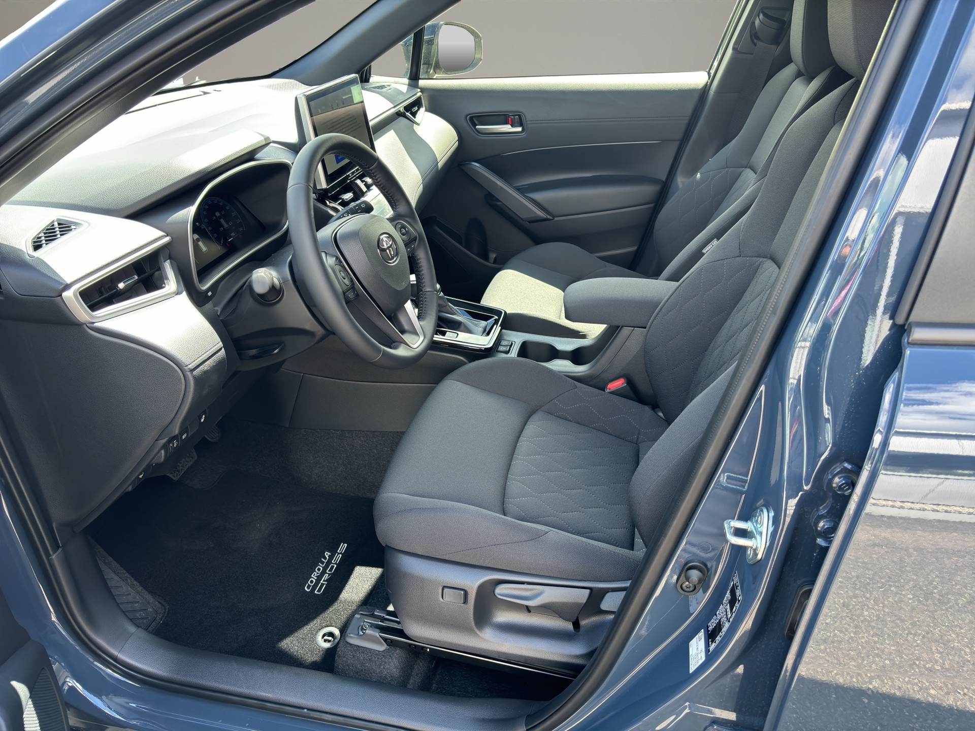 TOYOTA Corolla Cross 1.8 Trend e-CVT-image-9