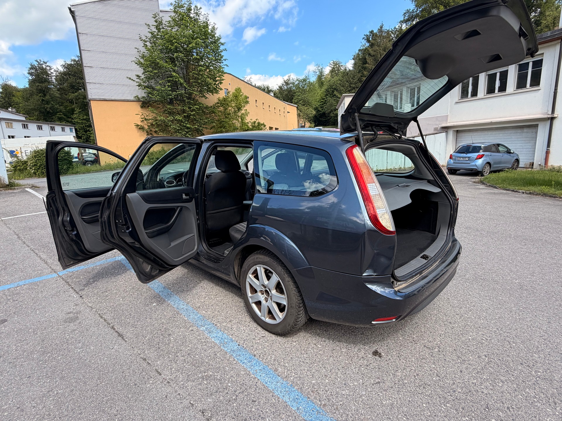 FORD Focus 2.0i Carving Automatic-image-17