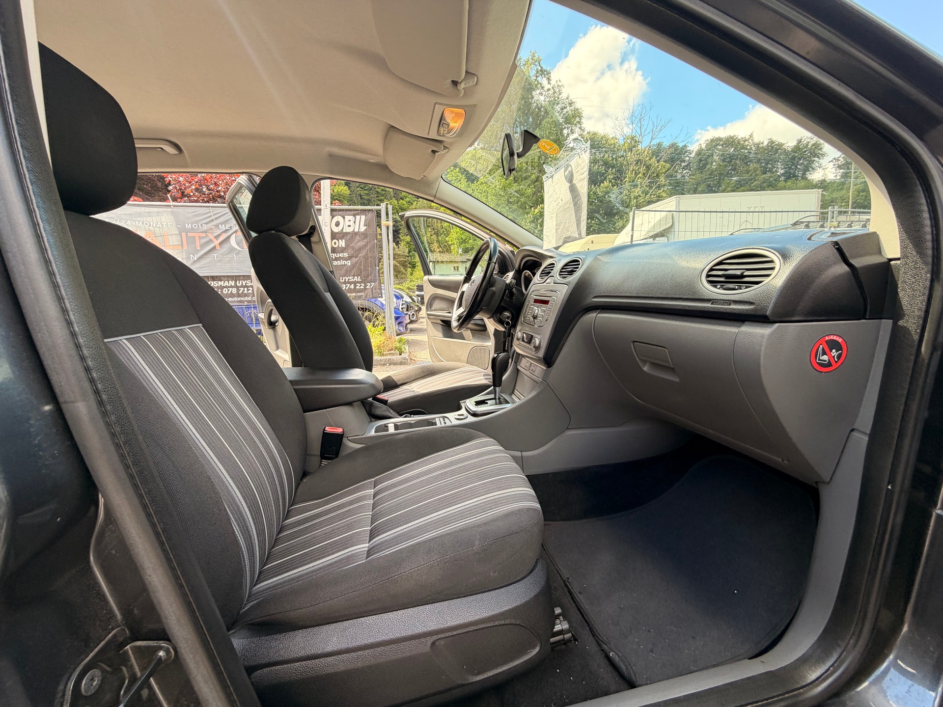 FORD Focus 2.0i Carving Automatic-image-13