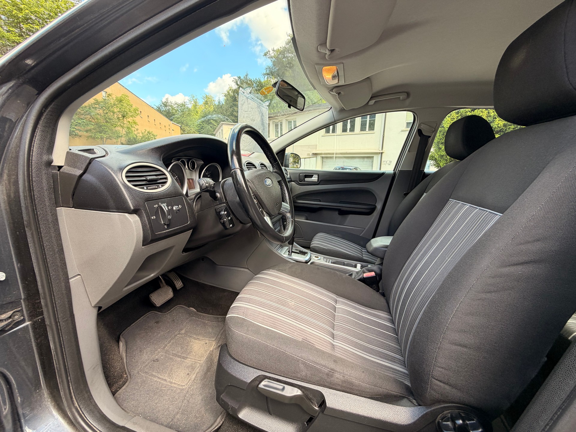 FORD Focus 2.0i Carving Automatic-image-9