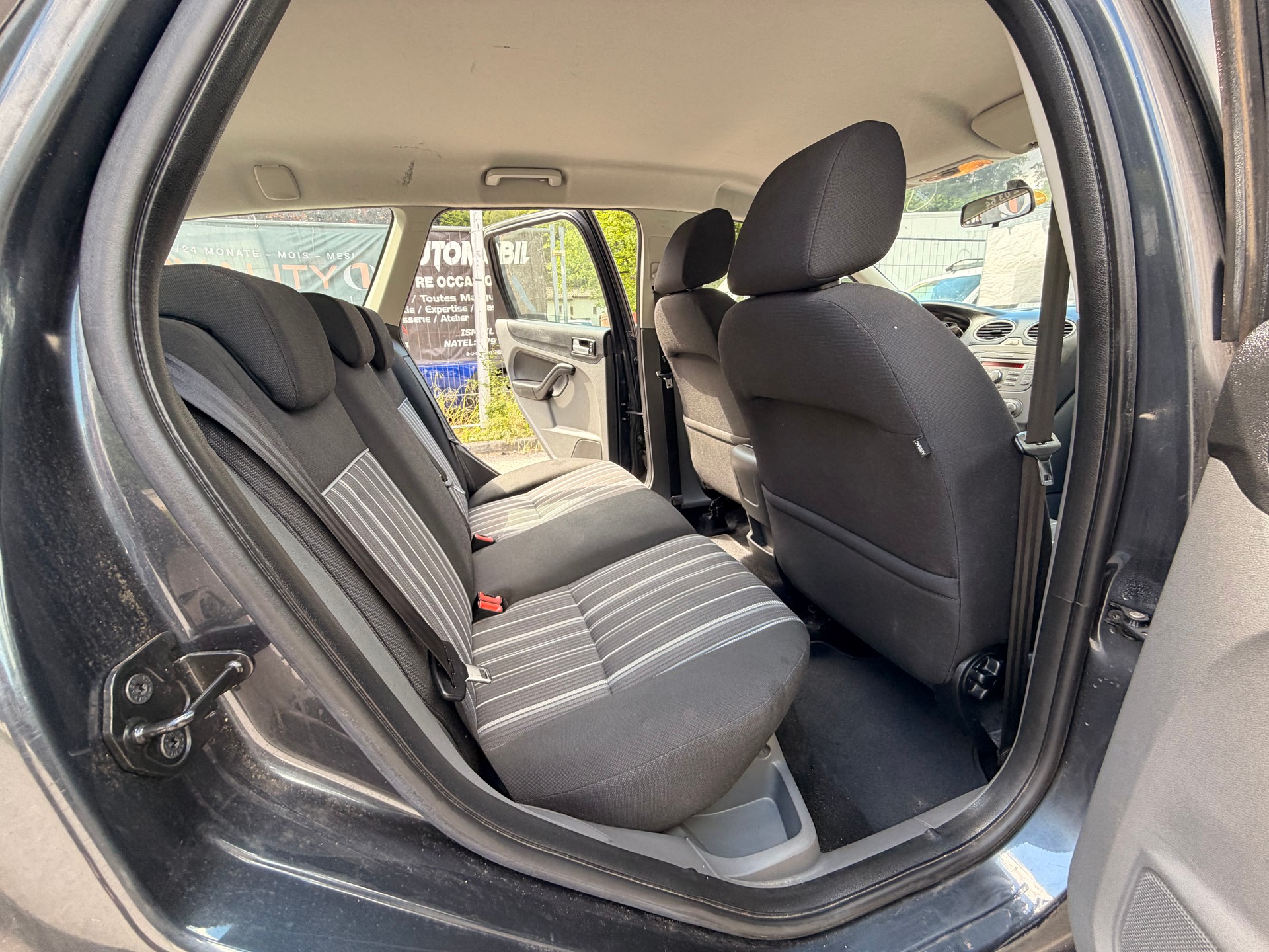 FORD Focus 2.0i Carving Automatic-image-12