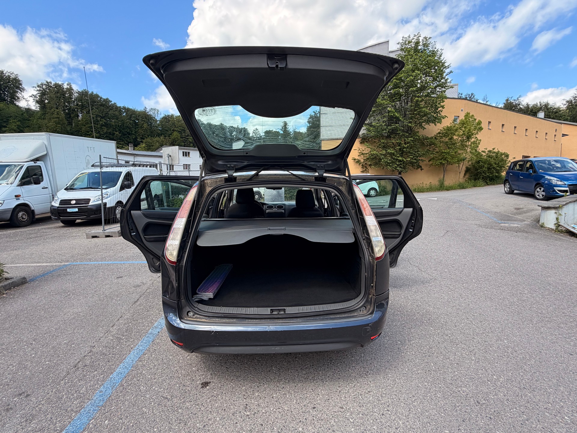 FORD Focus 2.0i Carving Automatic-image-18