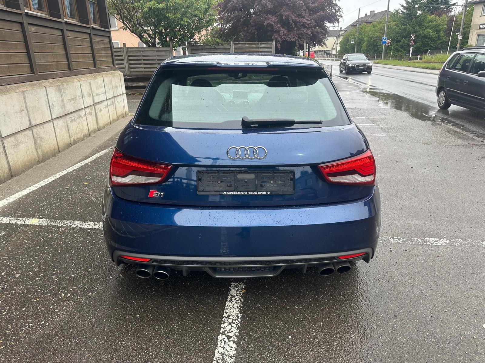 AUDI S1 2.0 TFSI quattro-image-4
