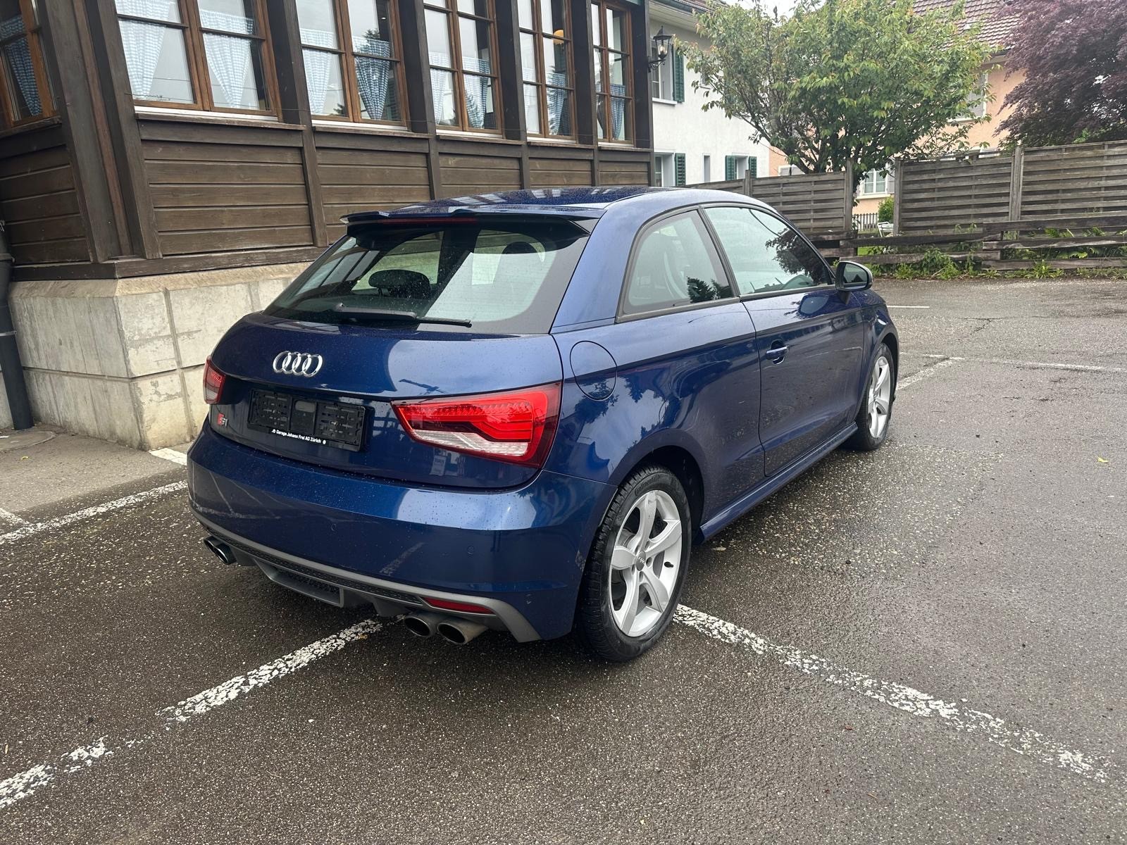 AUDI S1 2.0 TFSI quattro-showroom-element-2