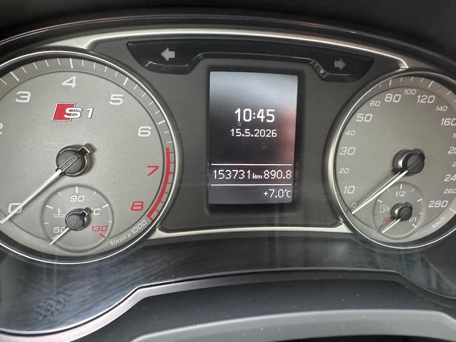 AUDI S1 2.0 TFSI quattro-image-12