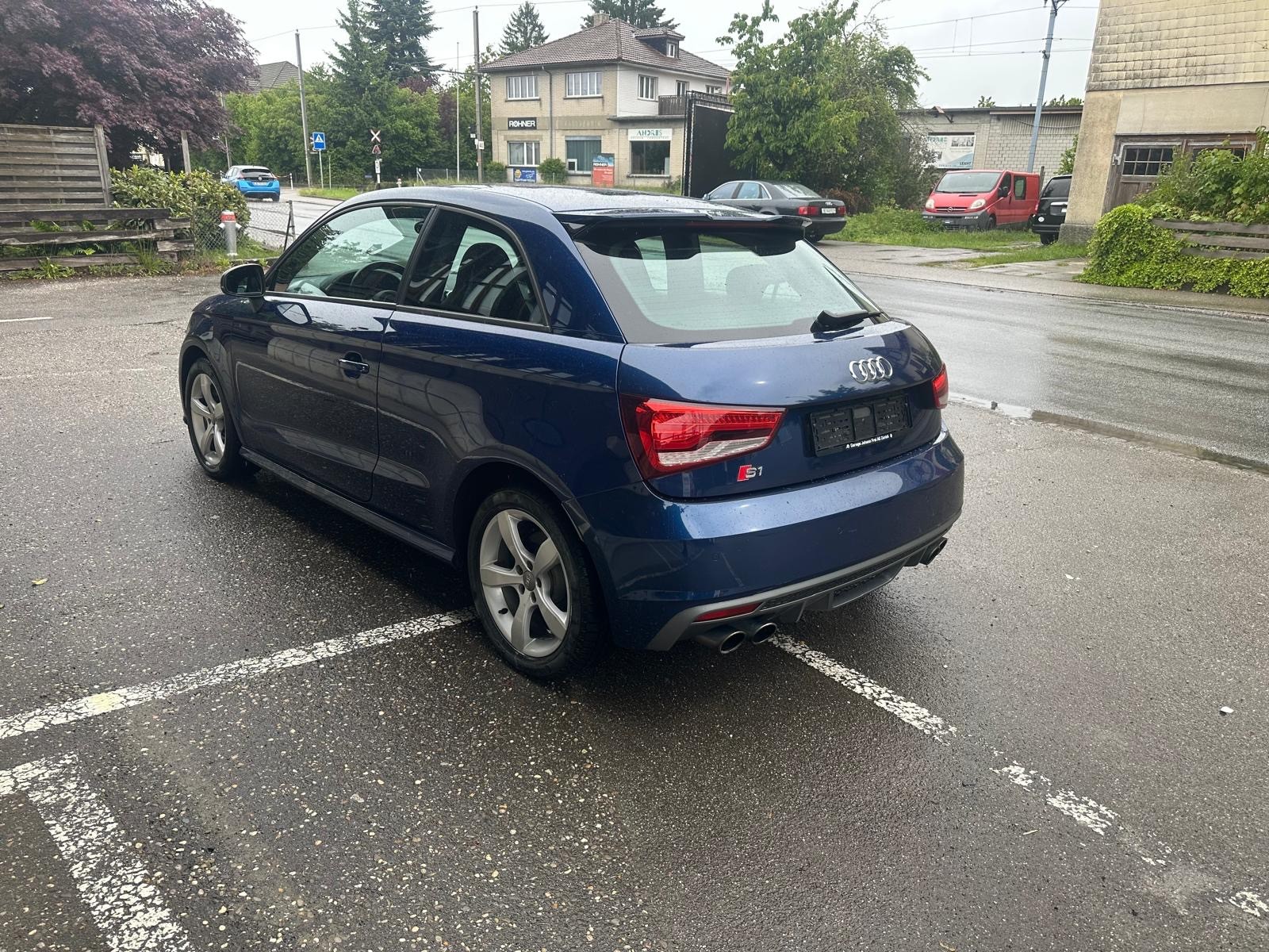 AUDI S1 2.0 TFSI quattro-showroom-element-3