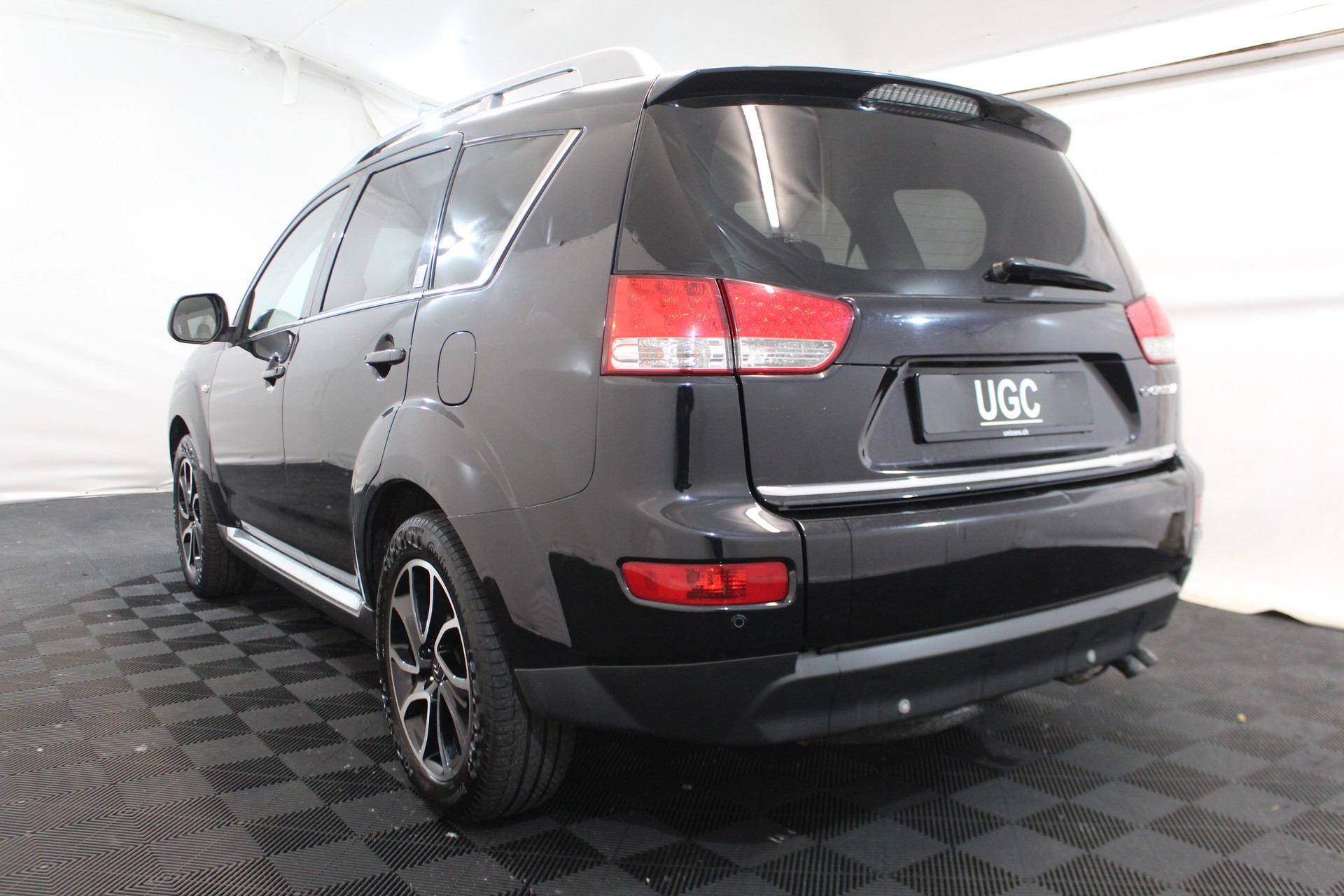 CITROEN C-Crosser 2.2 16V HDi Exclusive-showroom-element-3