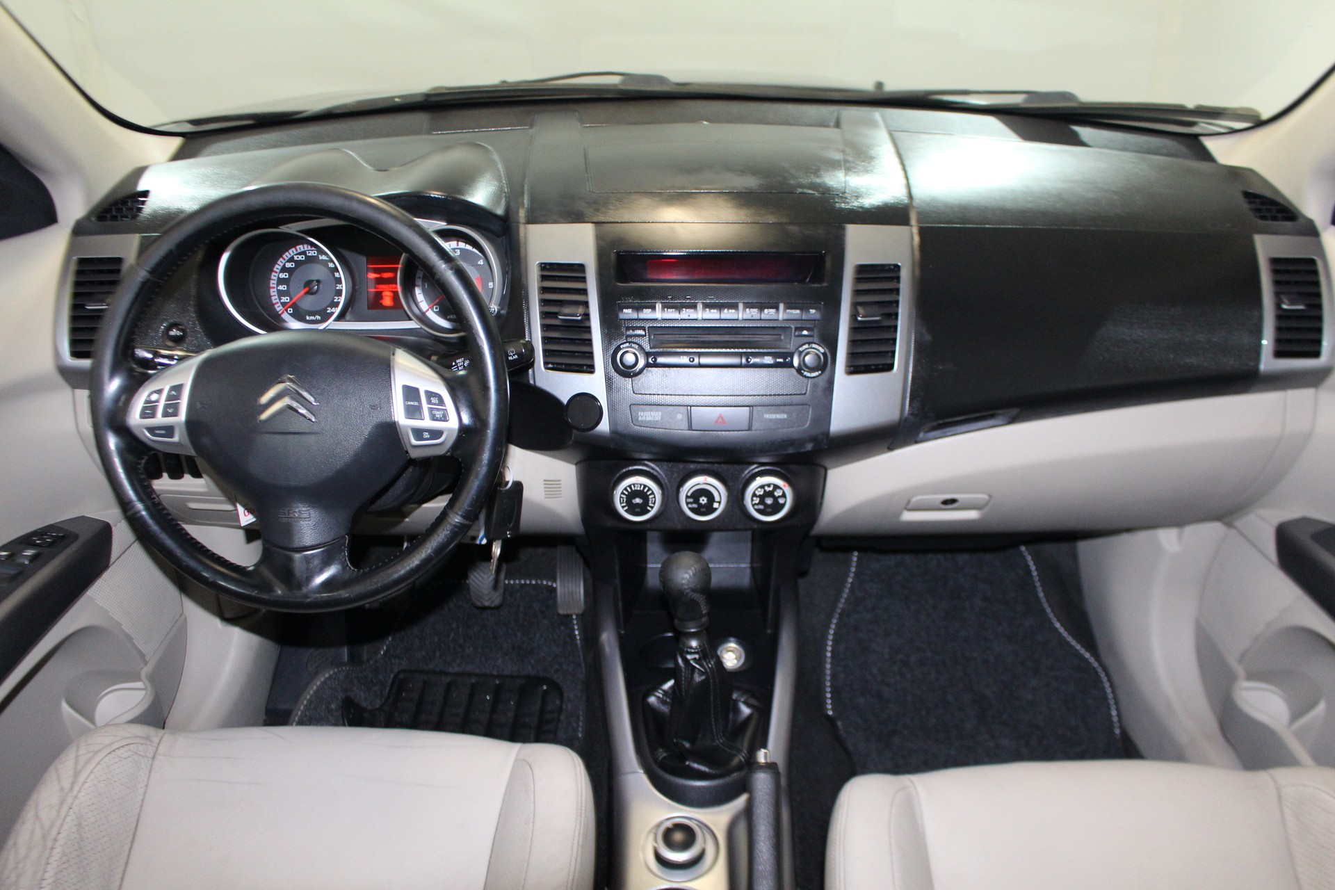 CITROEN C-Crosser 2.2 16V HDi Exclusive-image-14