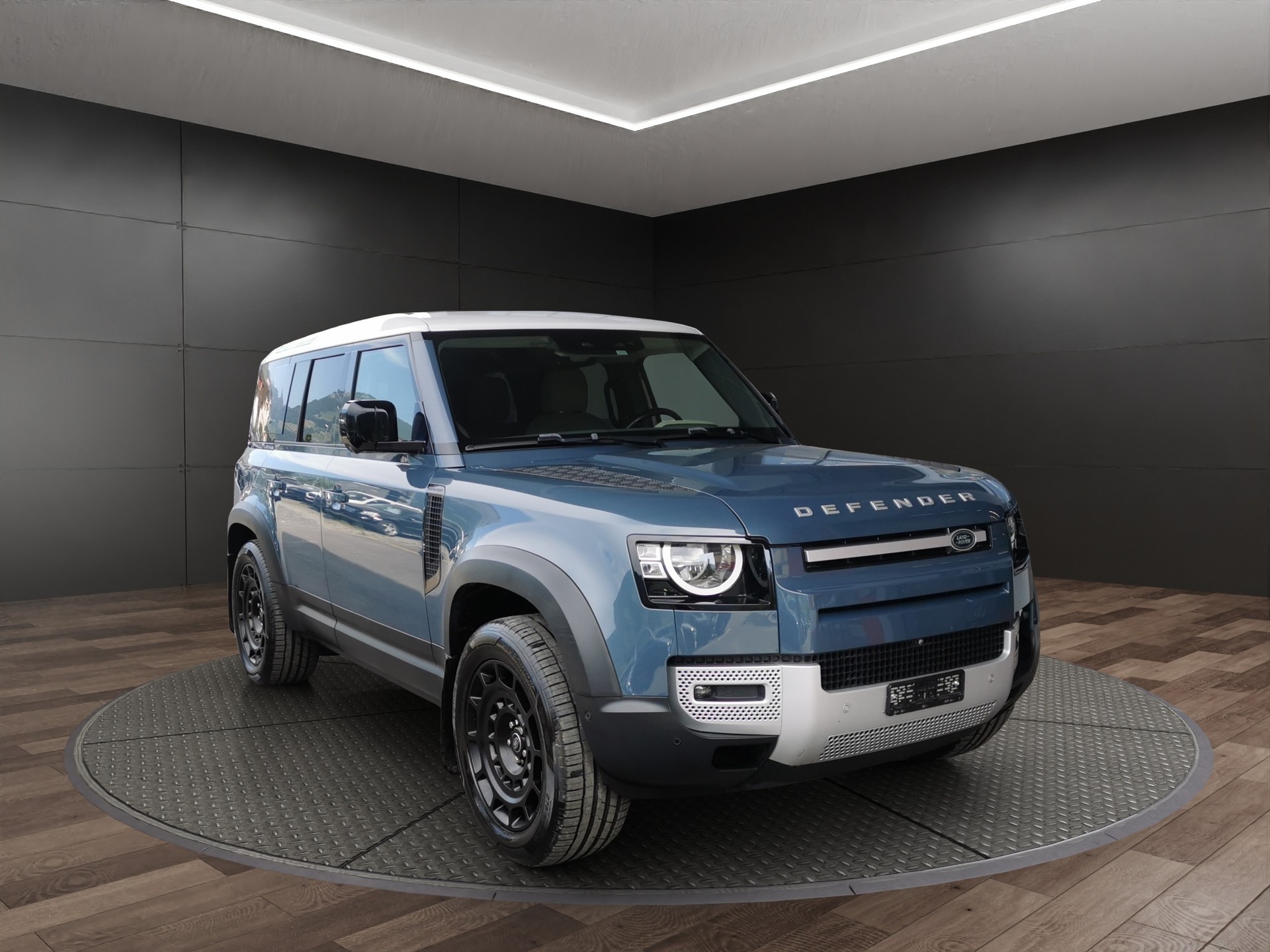 LAND ROVER Defender 110 D240 SD4 SE AT8