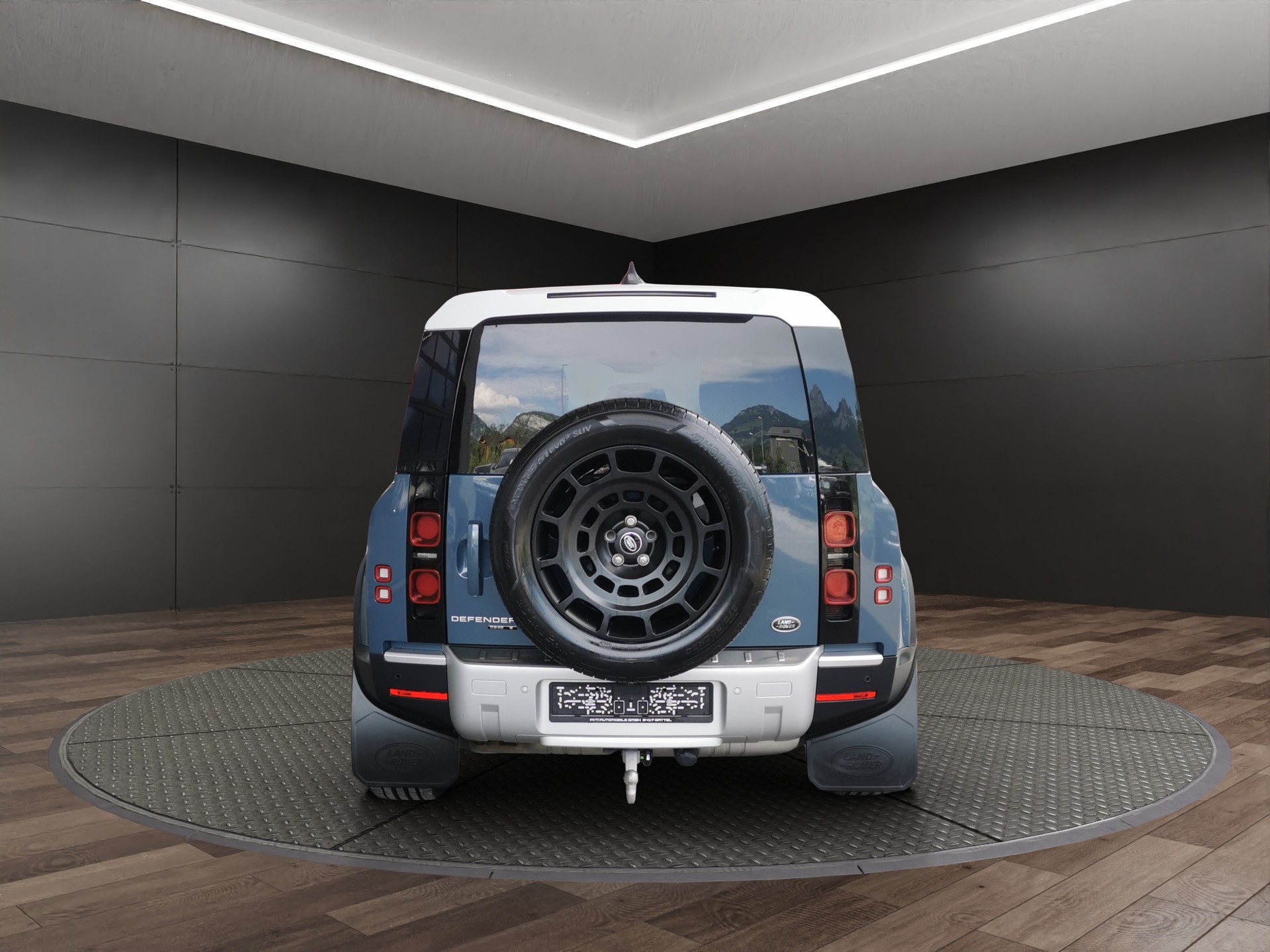 LAND ROVER Defender 110 D240 SD4 SE AT8-image-7