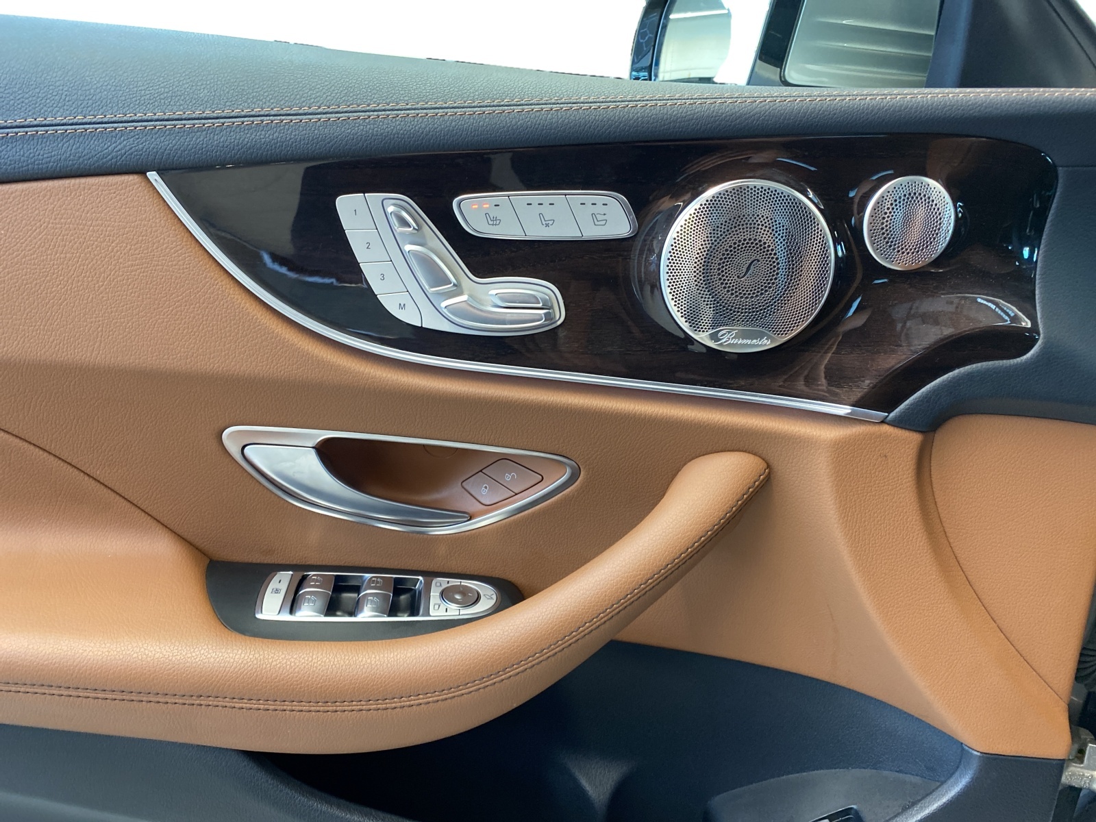 MERCEDES-BENZ E 450 Cabriolet AMG Line 4MATIC-image-12