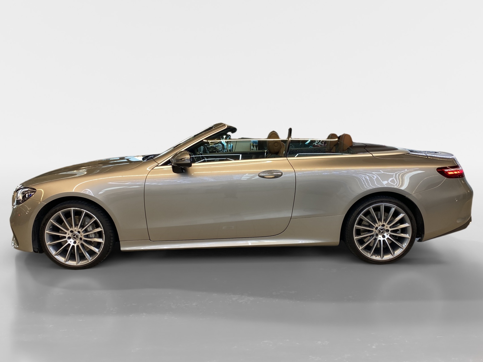 MERCEDES-BENZ E 450 Cabriolet AMG Line 4MATIC-image-5