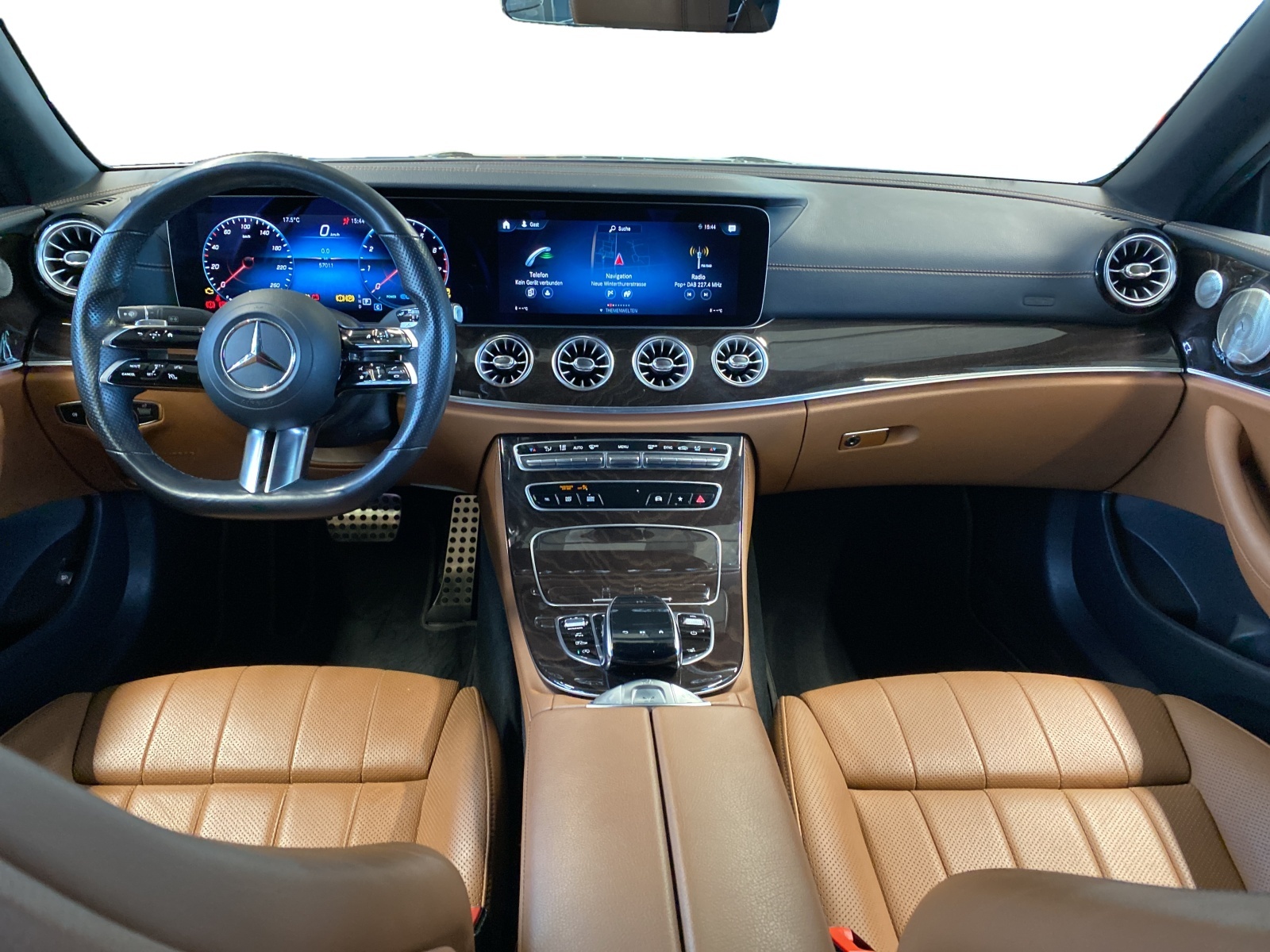 MERCEDES-BENZ E 450 Cabriolet AMG Line 4MATIC-image-10