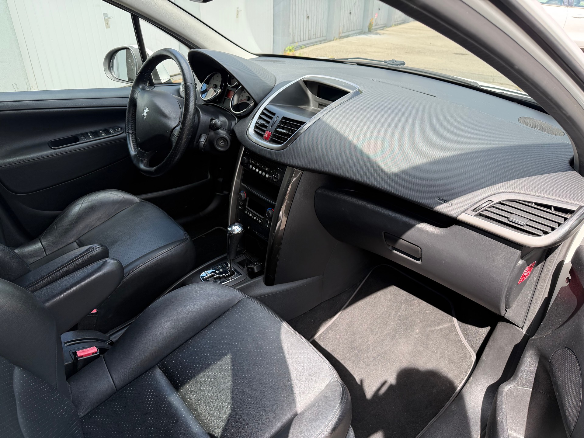 PEUGEOT 1.6 16V Allure-image-4