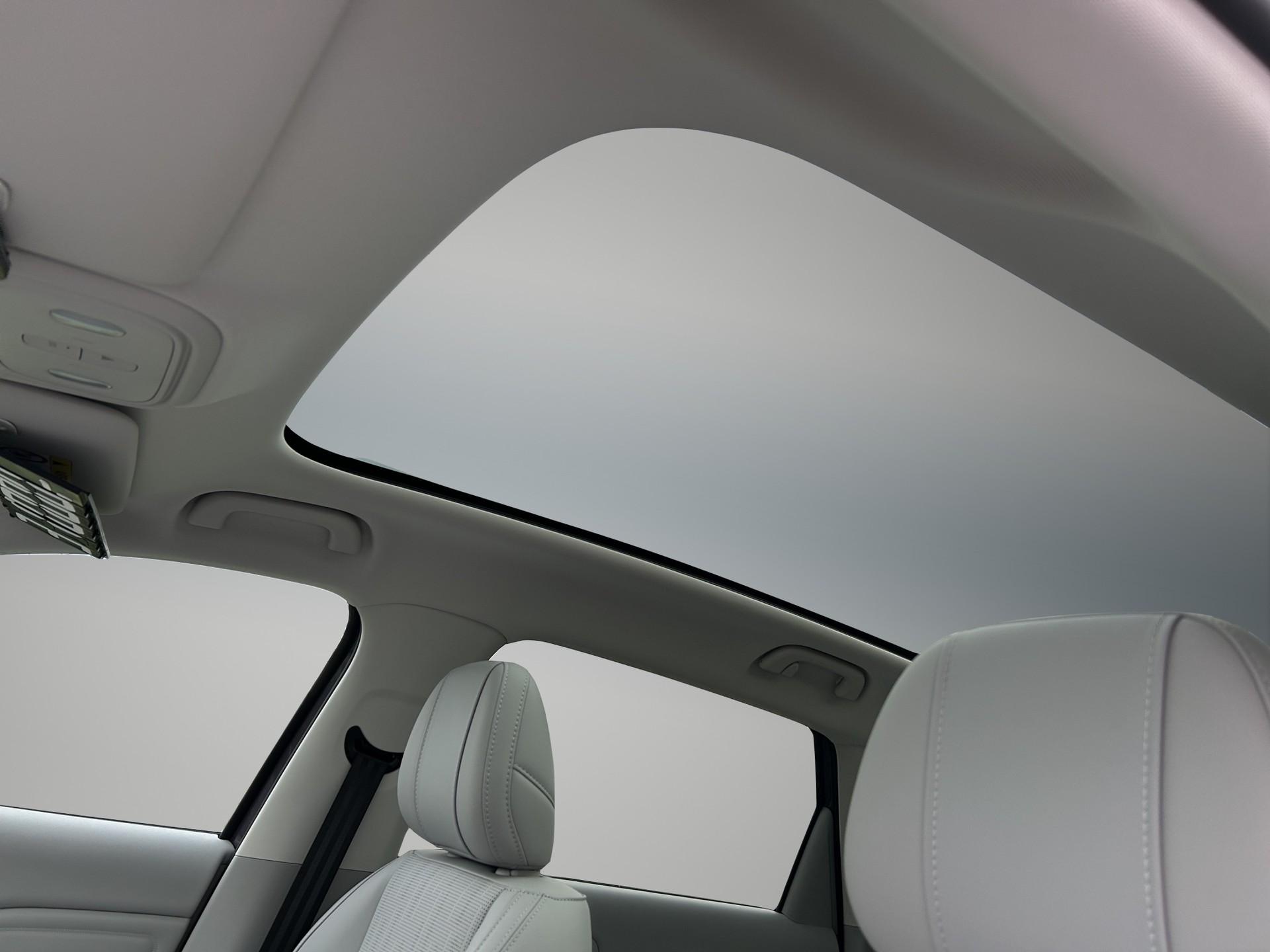 LEAPMOTOR B10 1.5 Hybrid EV-image-10