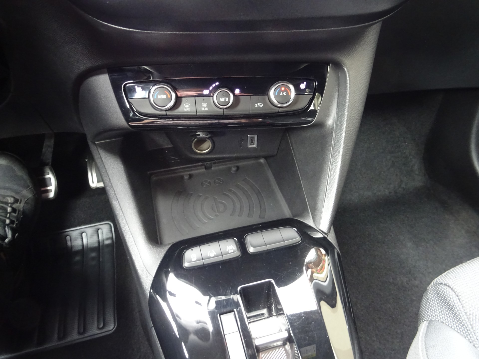 OPEL Corsa 1.2 TP GS A-image-9