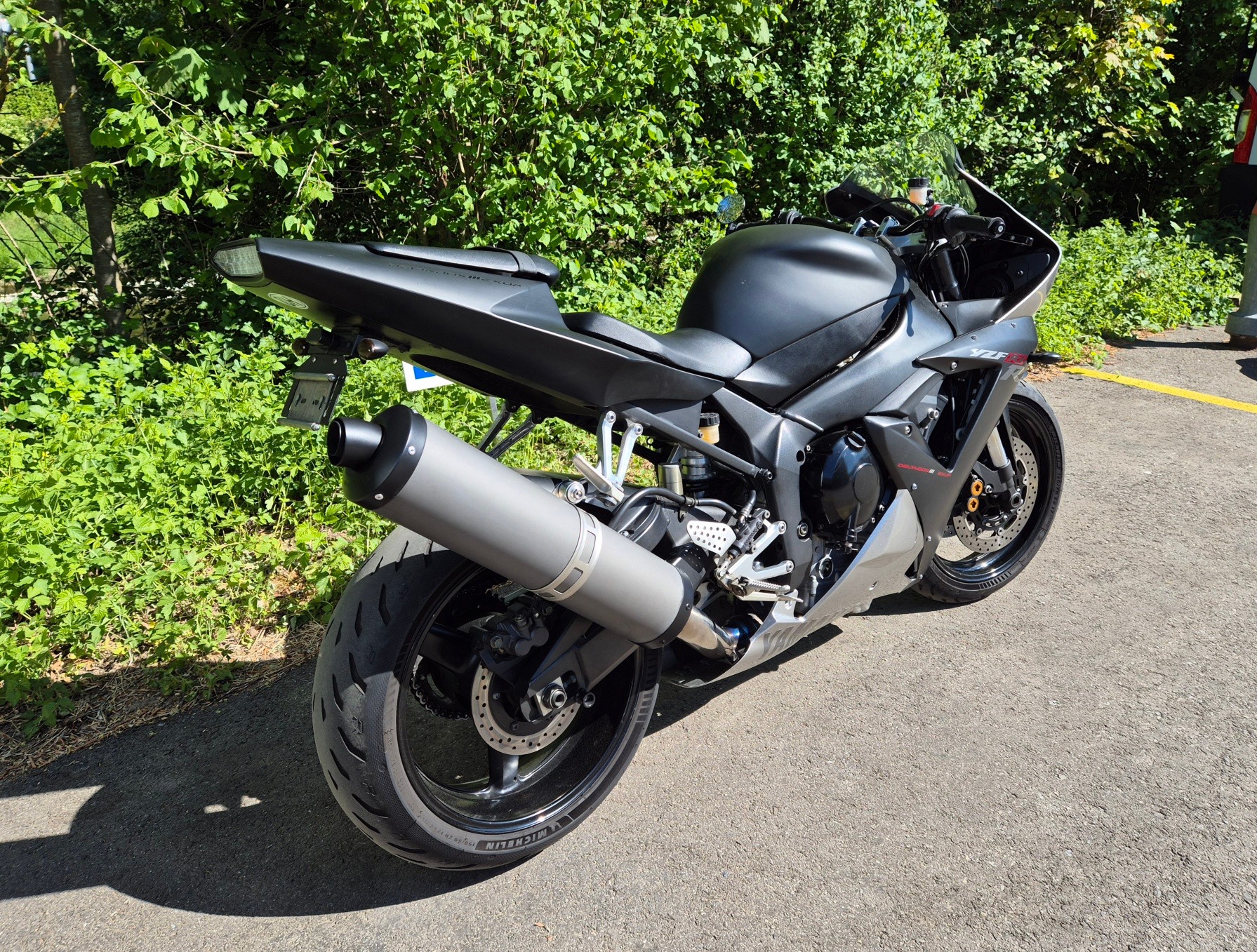 YAMAHA YZF-R1-image-2