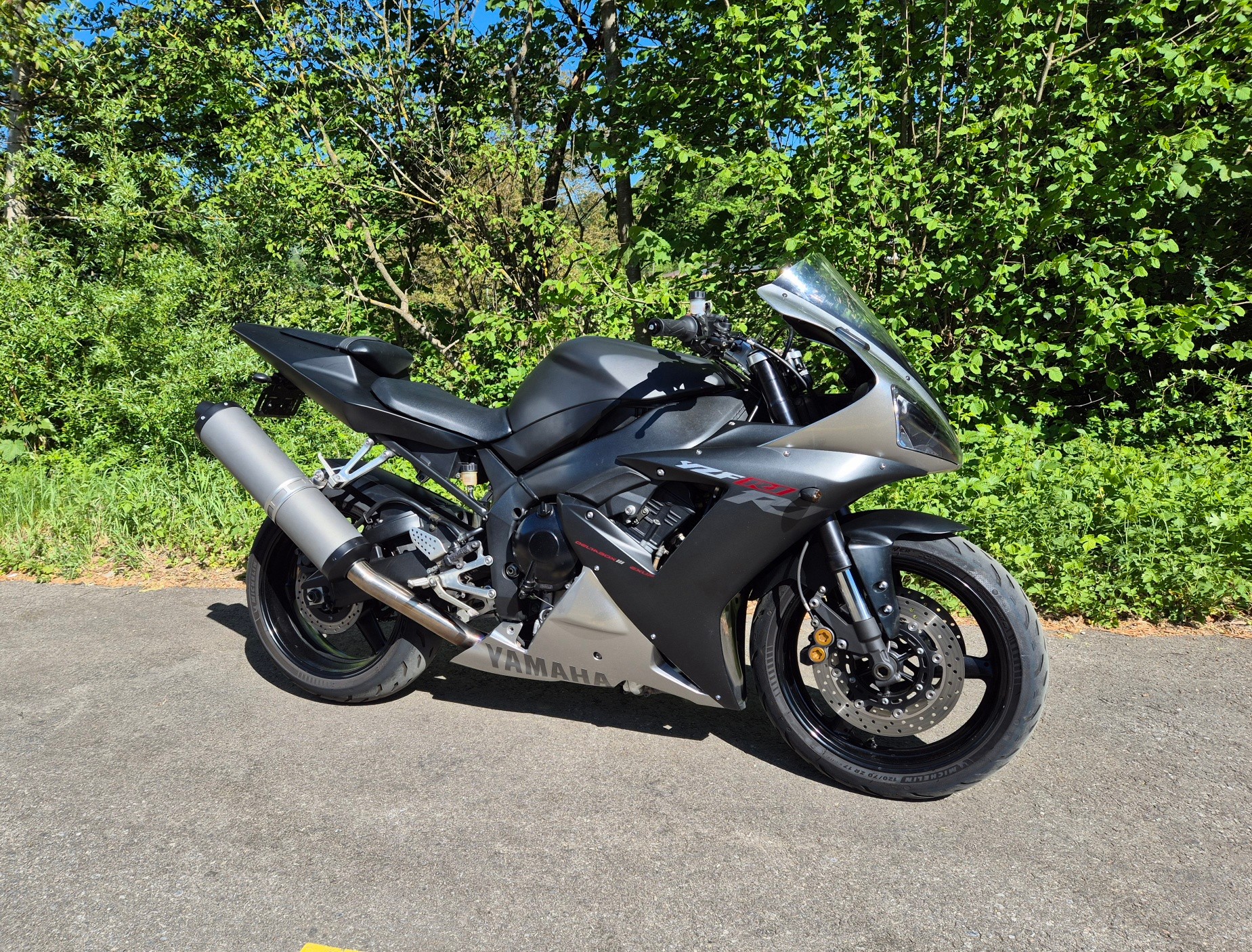 YAMAHA YZF-R1-image-0