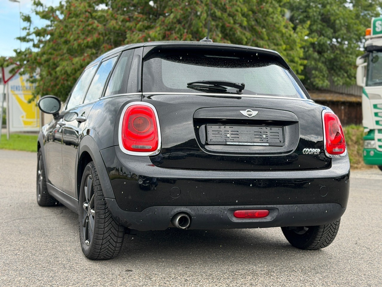 MINI Cooper Steptronic-image-5